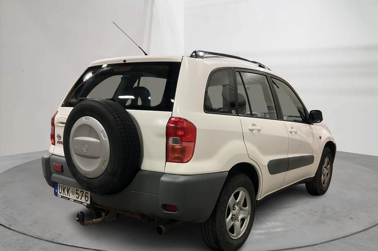 Toyota RAV4 2.0 5dr (150hk) - 136 910 km - Automatyczna - biały - 2003