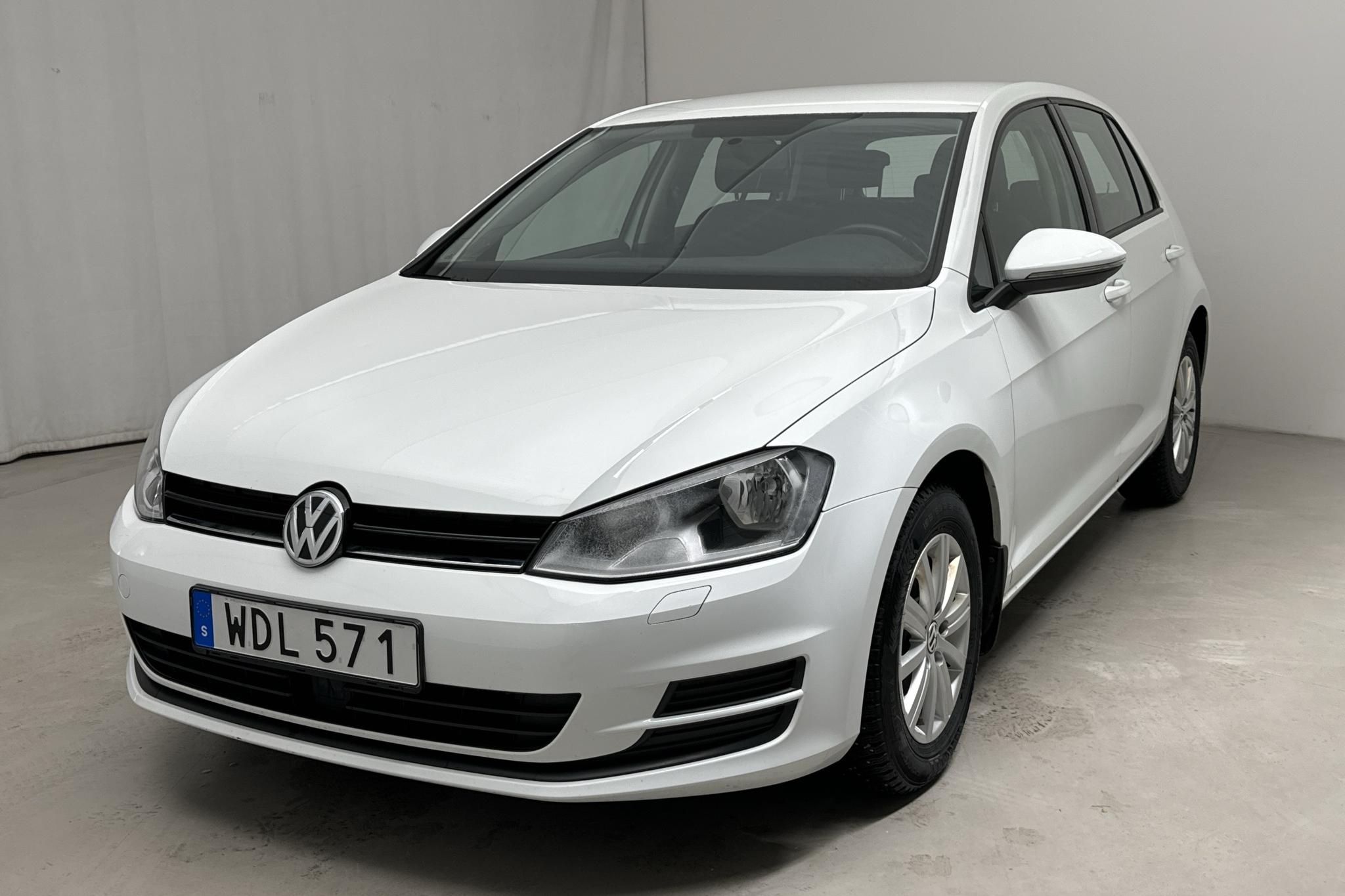 VW Golf VII 1.4 TSI 5dr (122hk) - 6 425 mil - Automat - vit - 2015