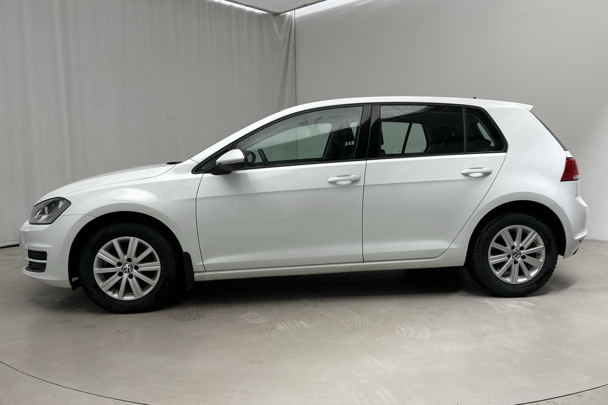 VW Golf VII 1.4 TSI 5dr (122hk) - 6 425 mil - Automat - vit - 2015