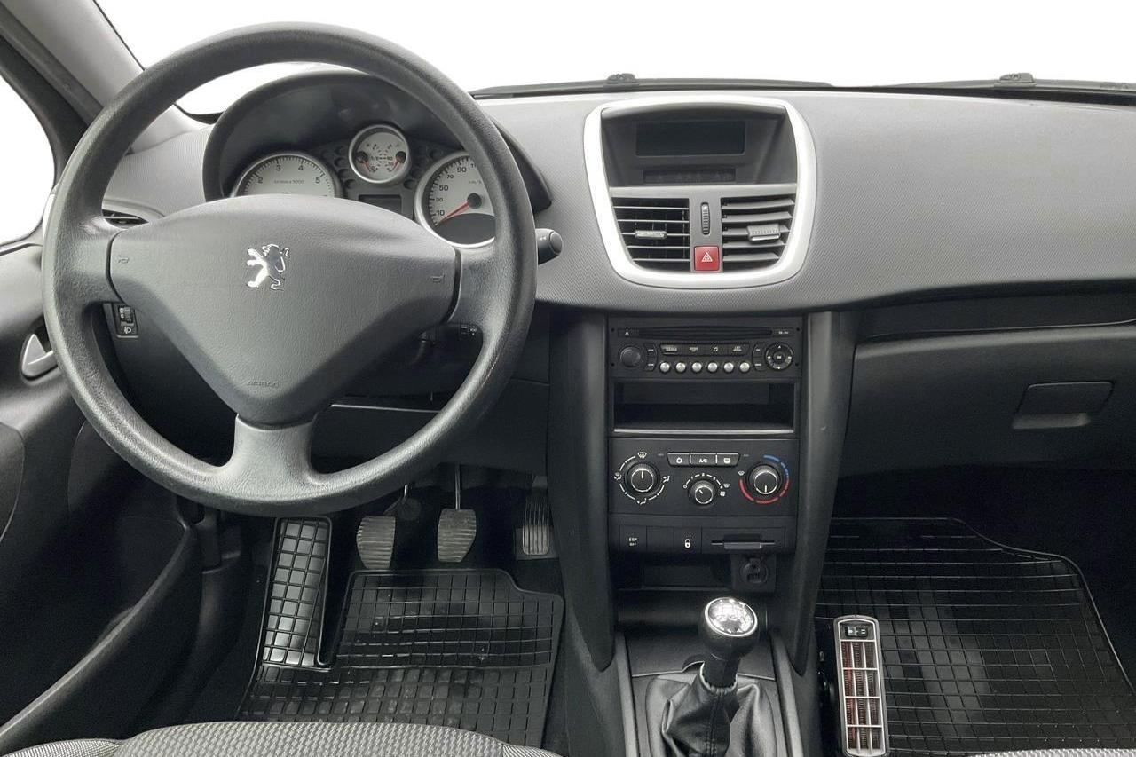 Peugeot 207 1.4 VTi 5dr (95hk) - 83 930 km - Manuaalinen - musta - 2010