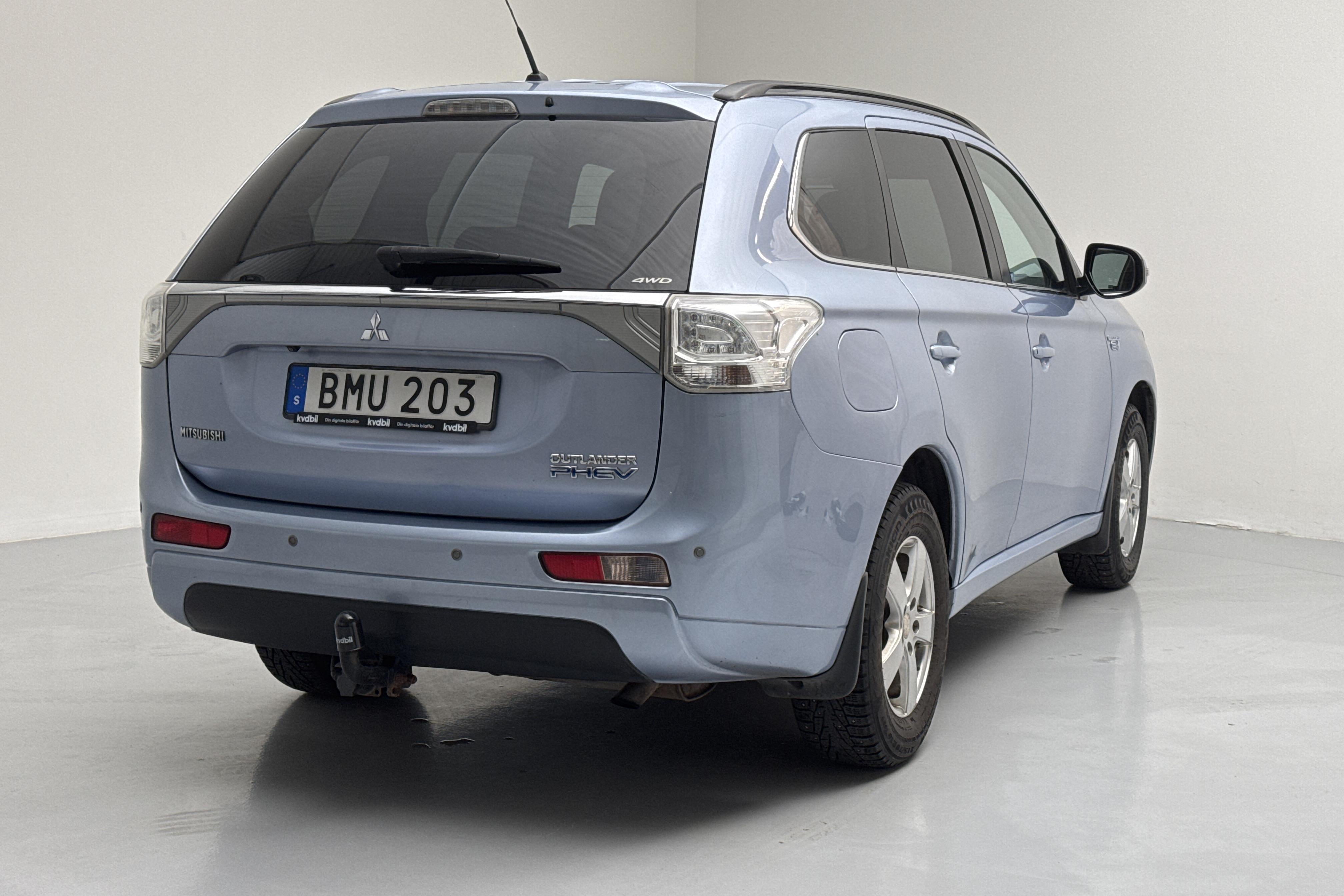 Mitsubishi Outlander 2.0 Plug-in Hybrid 4WD (121hk) - 168 400 km - Automatic - Light Blue - 2014