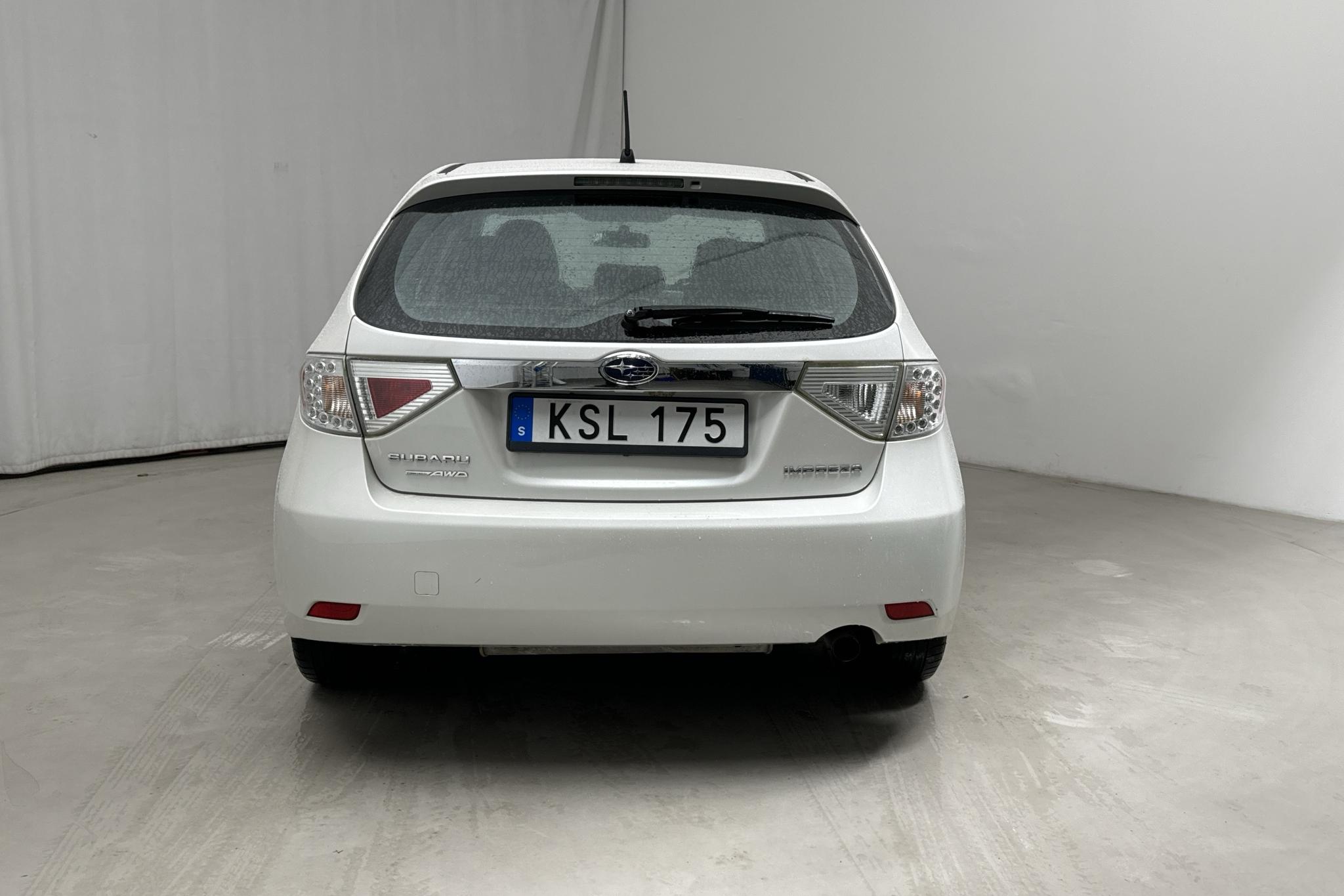 Subaru Impreza 2.0R (150hk) - 142 090 km - Käsitsi - valge - 2010