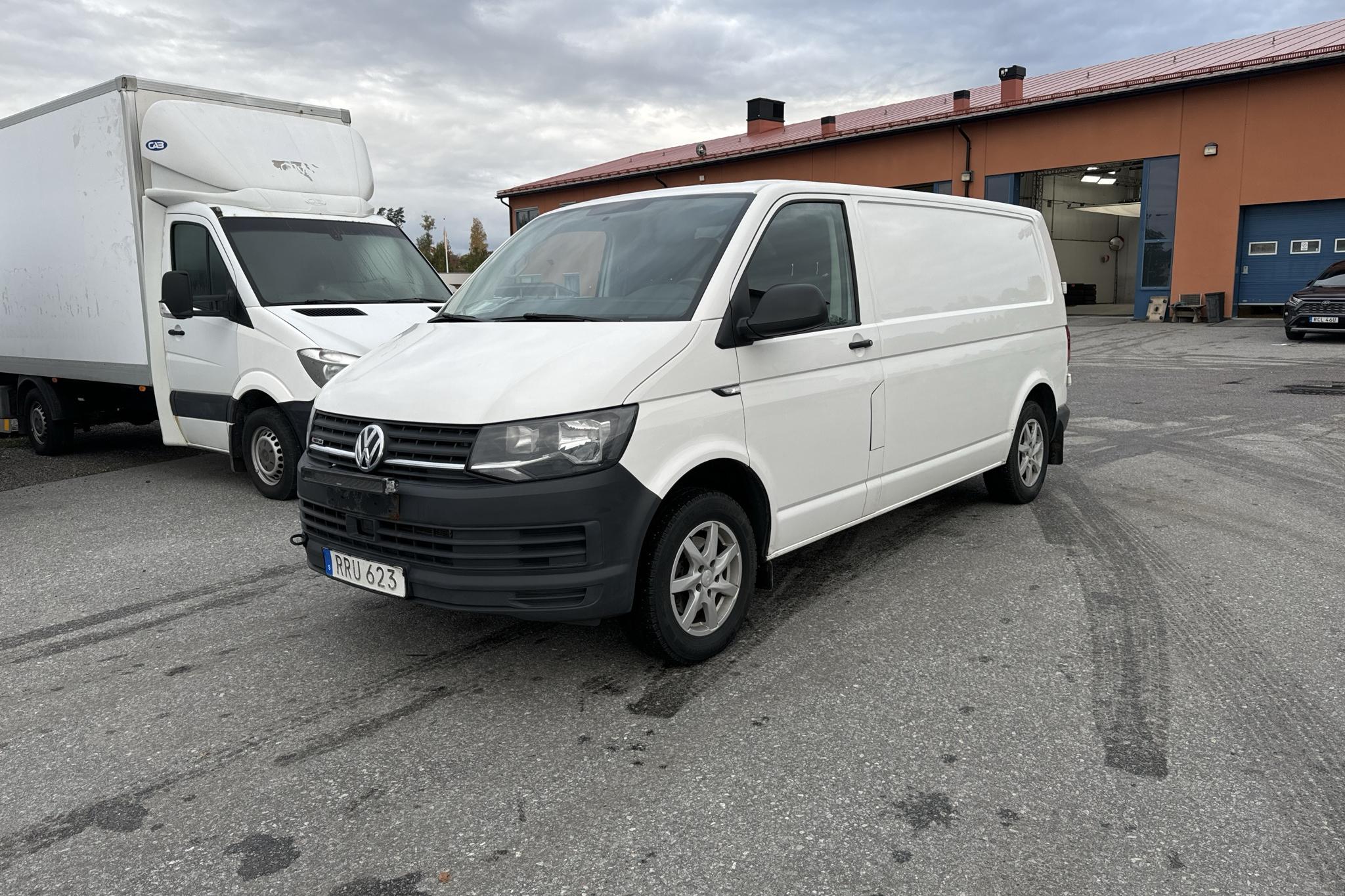 VW Transporter T6 2.0 TDI BMT Skåp 4MOTION (150hk) - 241 880 km - Automaattinen - valkoinen - 2019