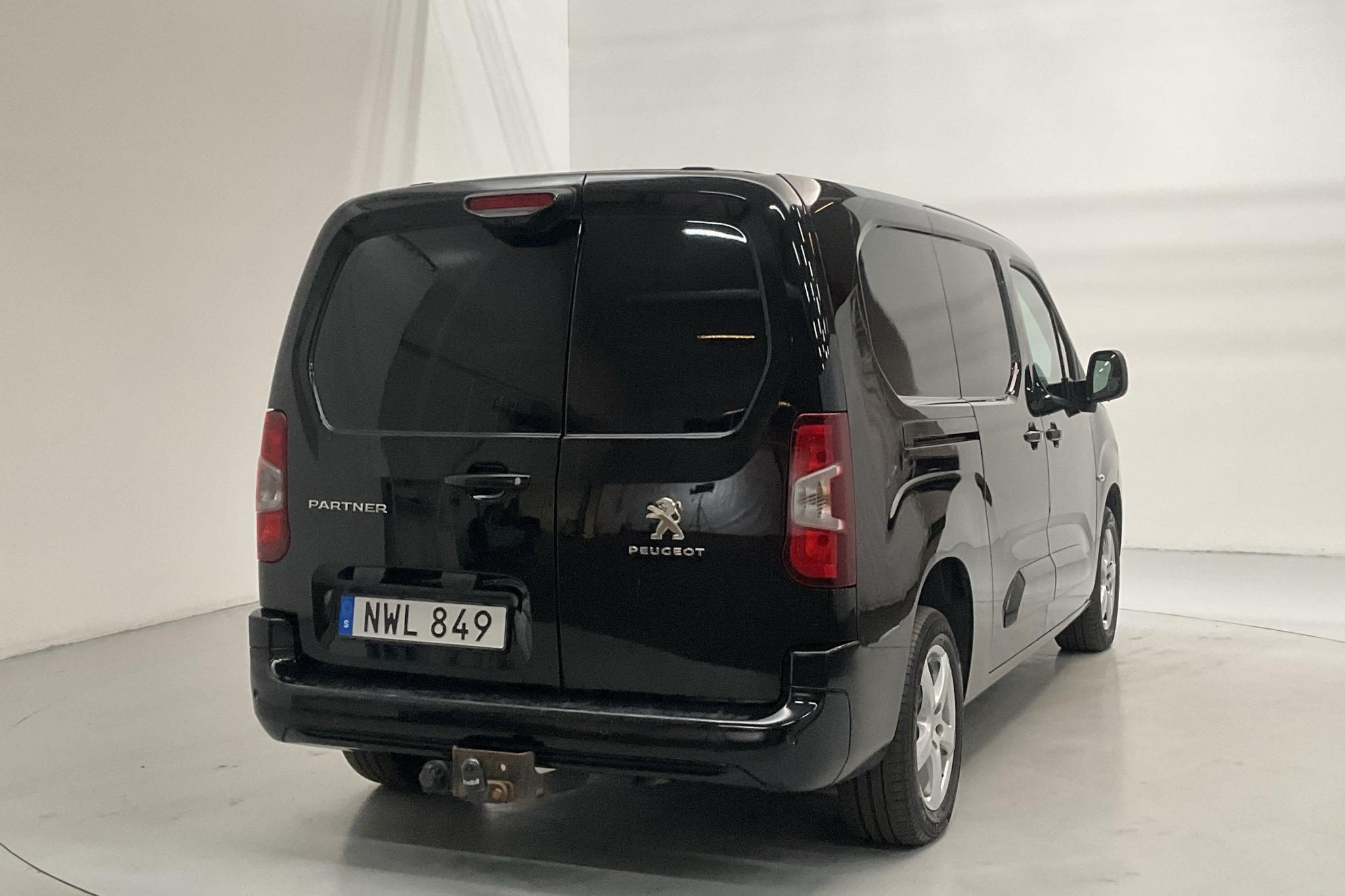 Peugeot Partner 1.5 HDI Skåp (130hk) - 92 220 km - Automatyczna - czarny - 2021