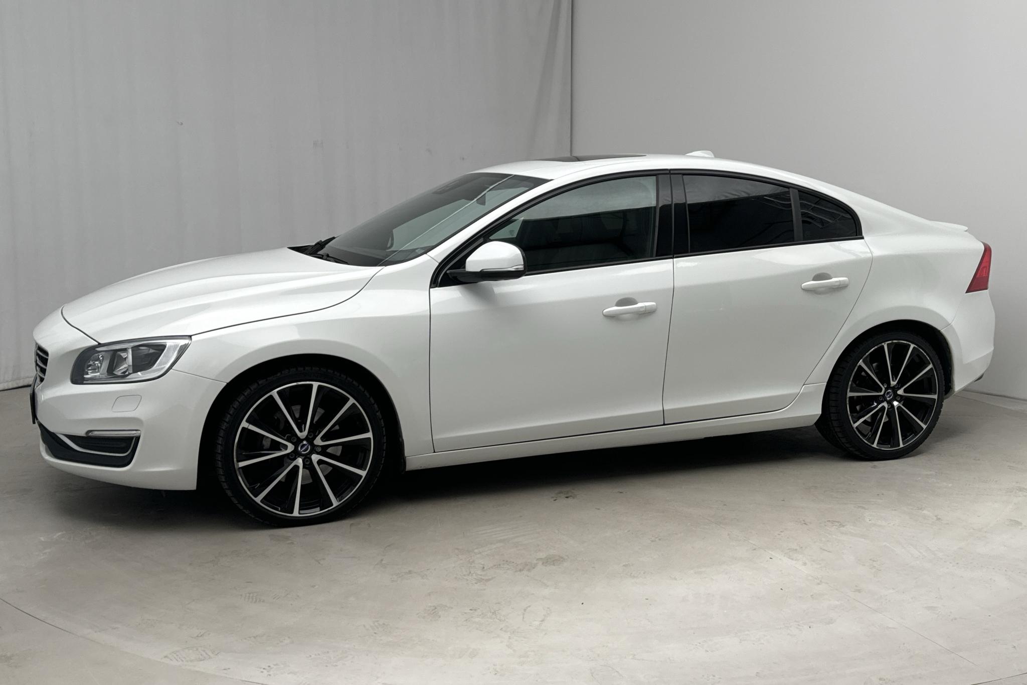 Volvo S60 D4 AWD (190hk) - 118 130 km - Automatic - white - 2017