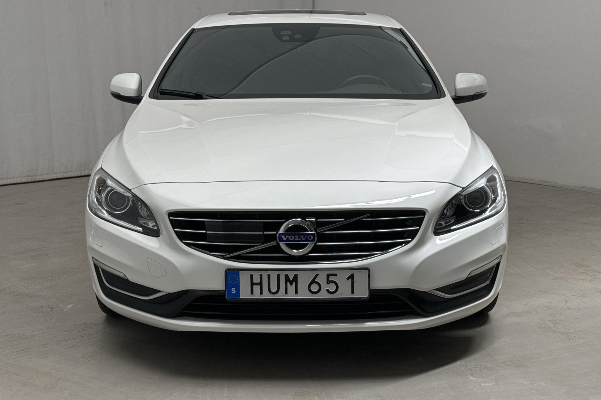 Volvo S60 D4 AWD (190hk) - 118 130 km - Automaatne - valge - 2017