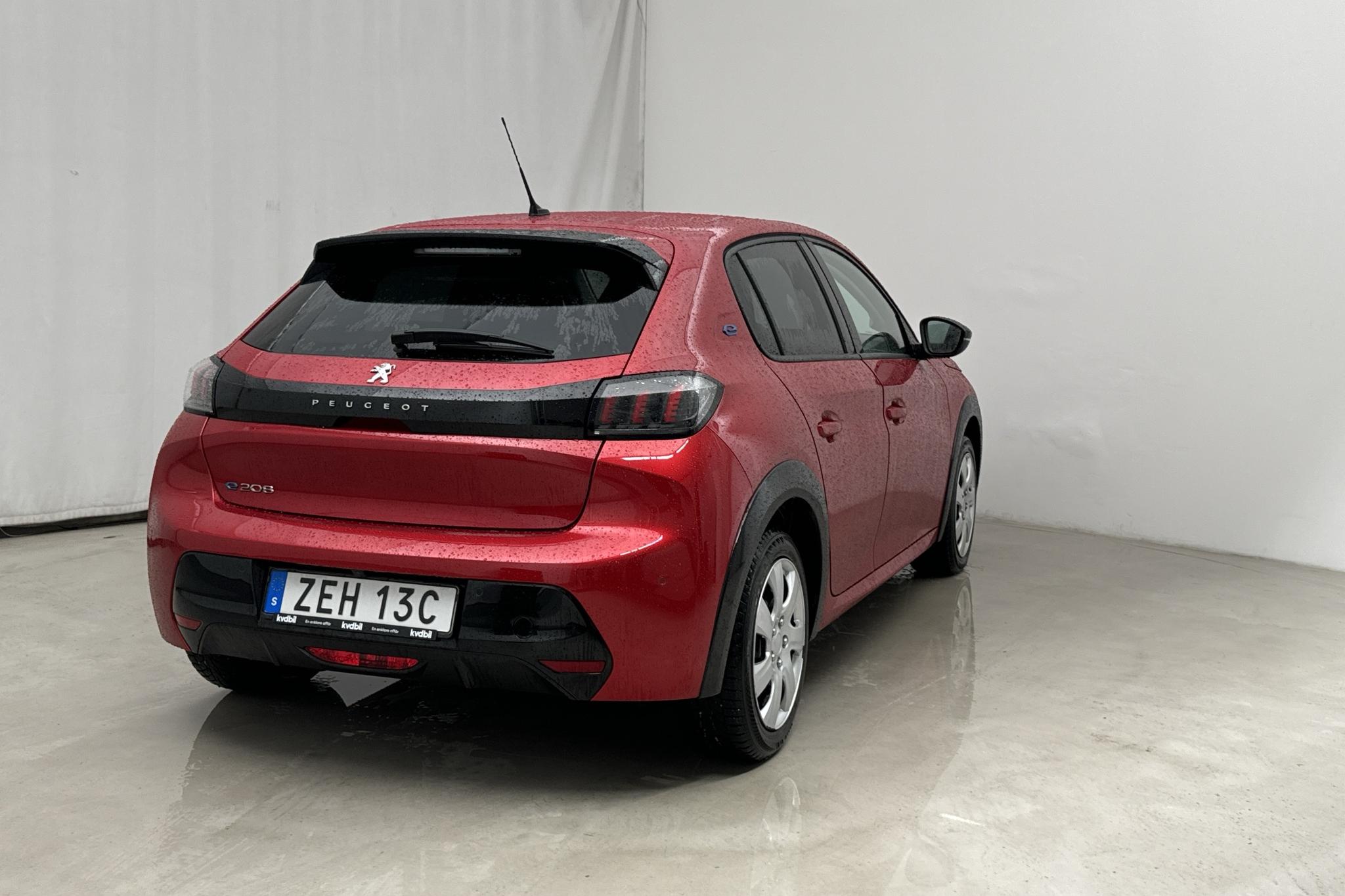 Peugeot e-208 50 kWh 5dr (136hk) - 16 870 km - Automatyczna - czerwony - 2022