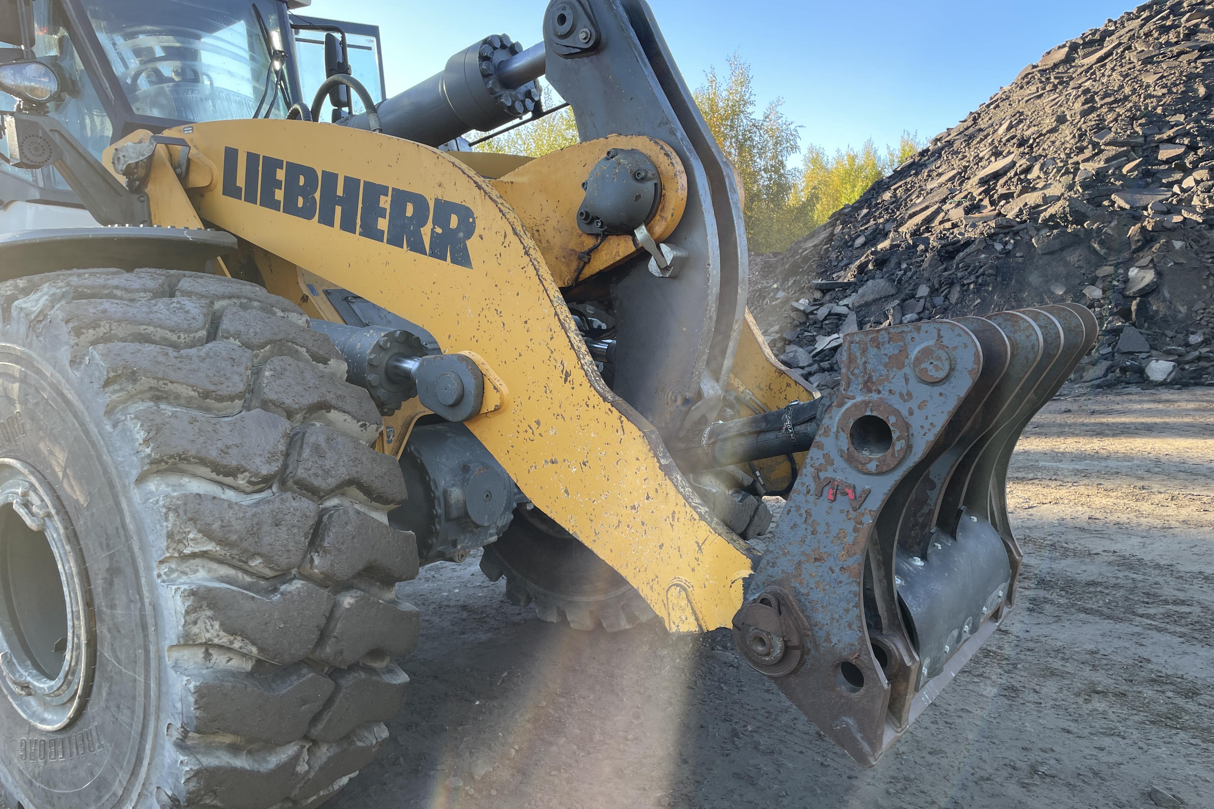 LIEBHERR L586 -  - Automat