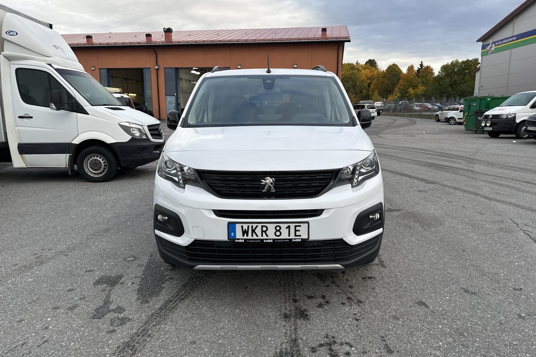 Peugeot e-Rifter 50 kWh (136hk) - 3 321 mil - Automat - vit - 2022