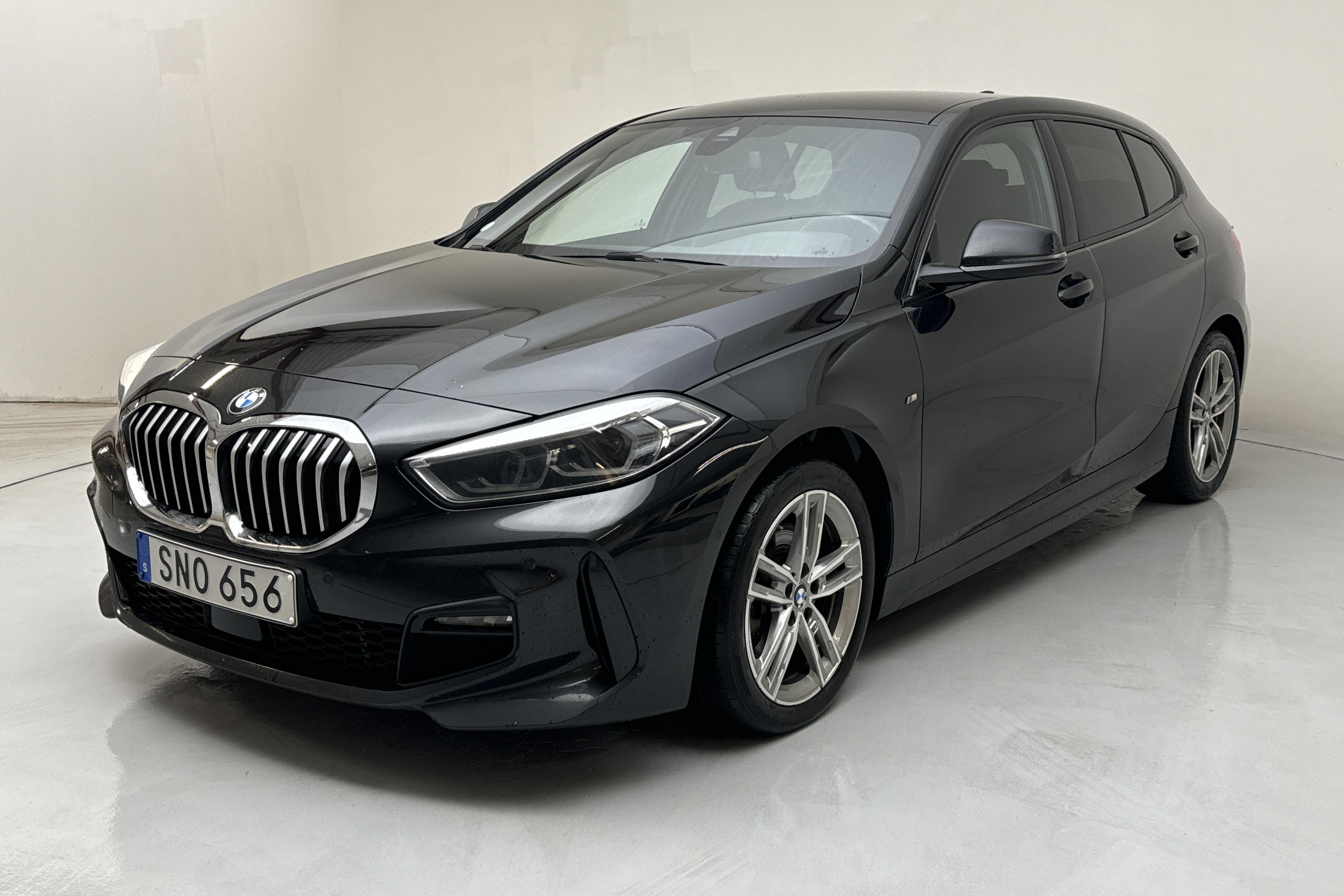 BMW 118d 5dr, F40 (150hk) - 226 590 km - Automatyczna - czarny - 2020