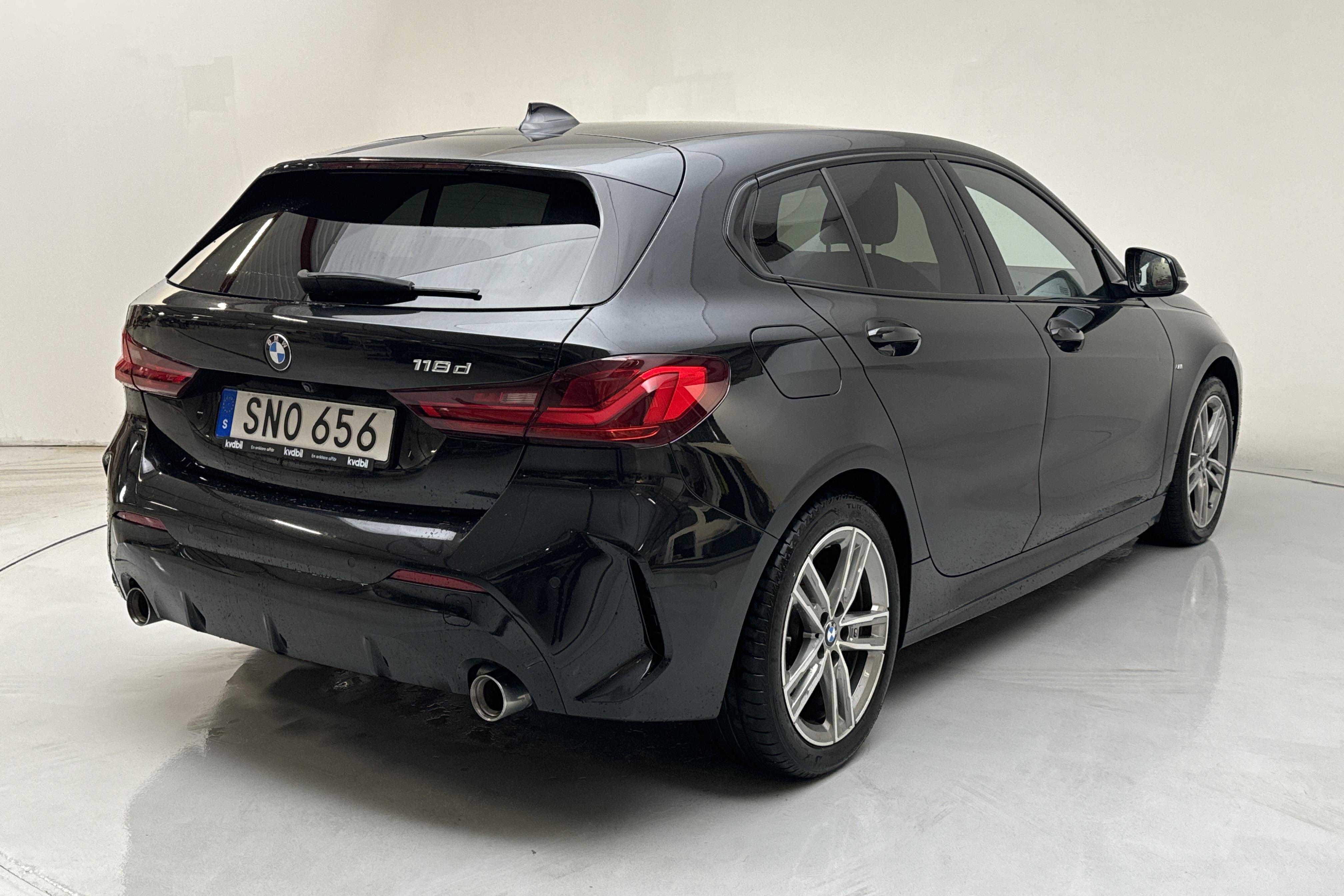 BMW 118d 5dr, F40 (150hk) - 22 659 mil - Automat - svart - 2020