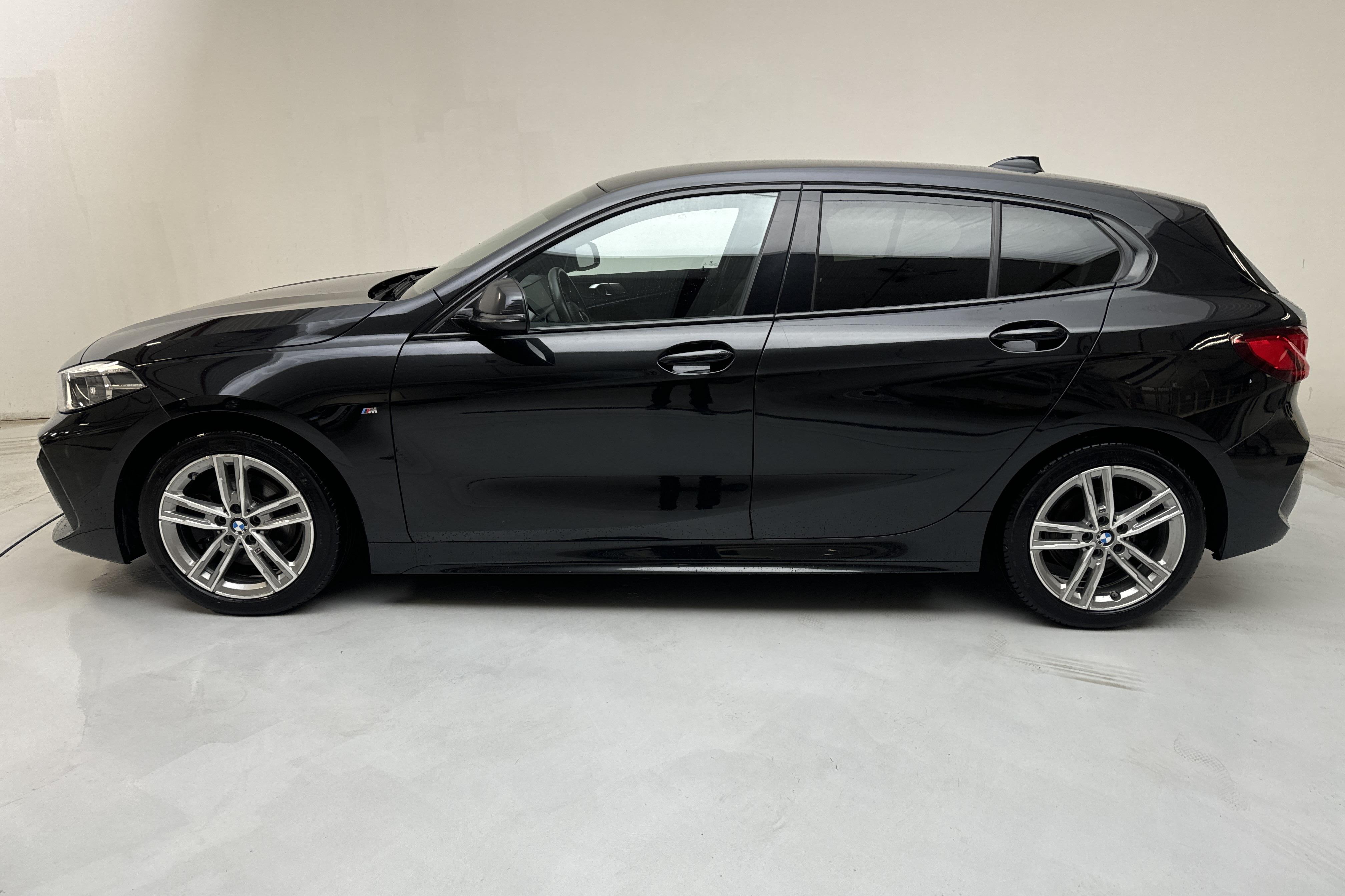 BMW 118d 5dr, F40 (150hk) - 187 810 km - Automatyczna - czarny - 2020