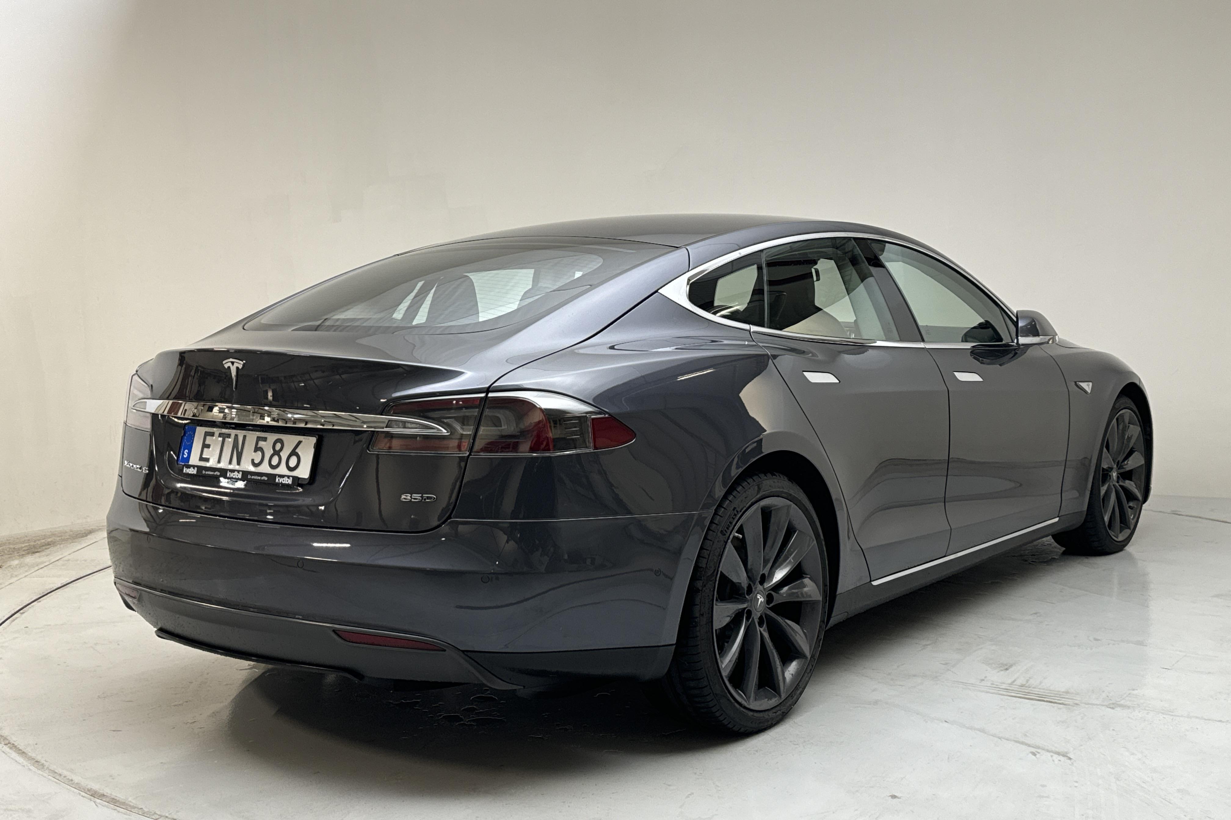 Tesla Model S 85D - 306 550 km - Automatic - gray - 2015