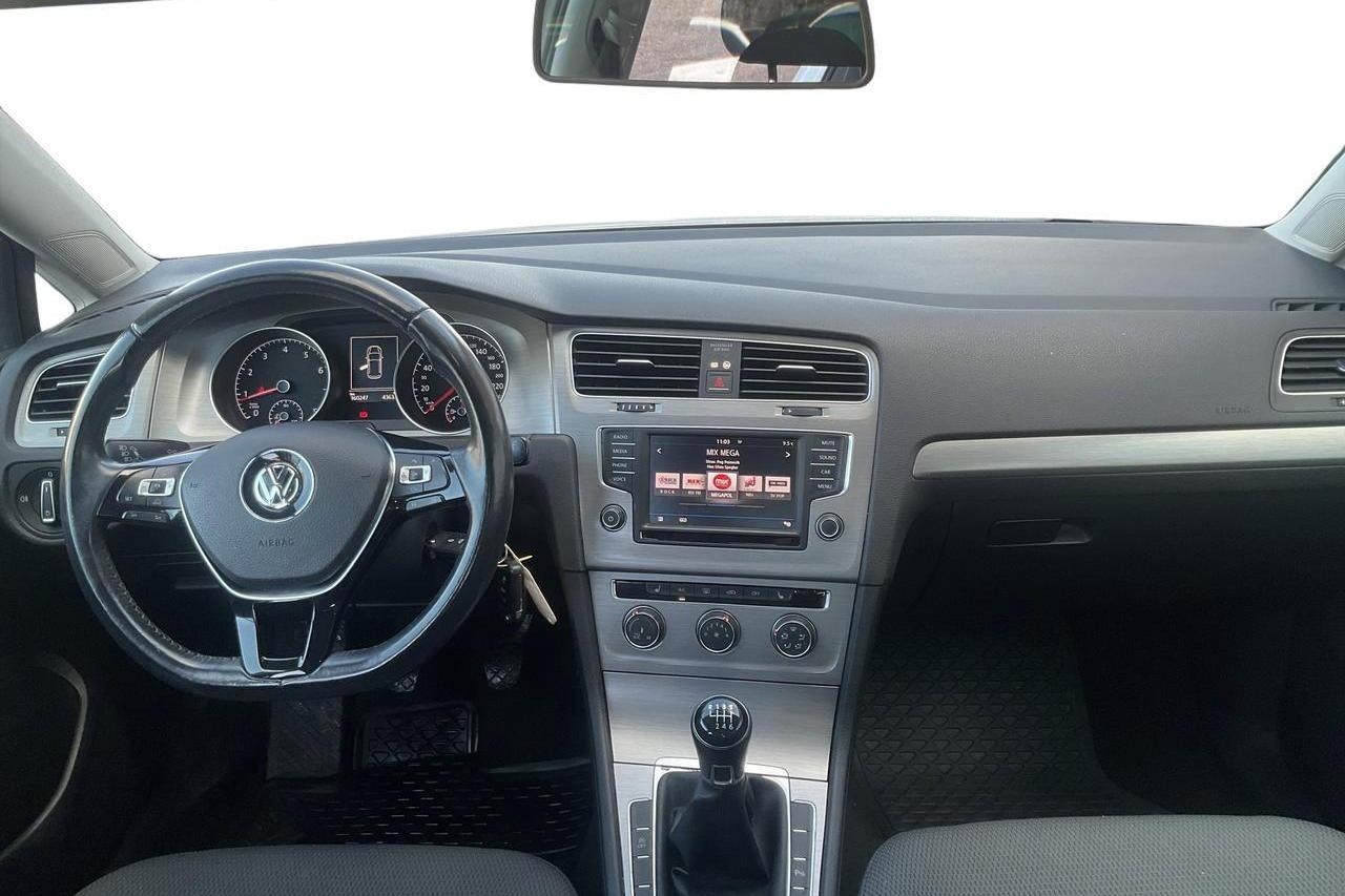 VW Golf VII 1.2 TSI 5dr (110hk) - 160 250 km - Manualna - biały - 2017