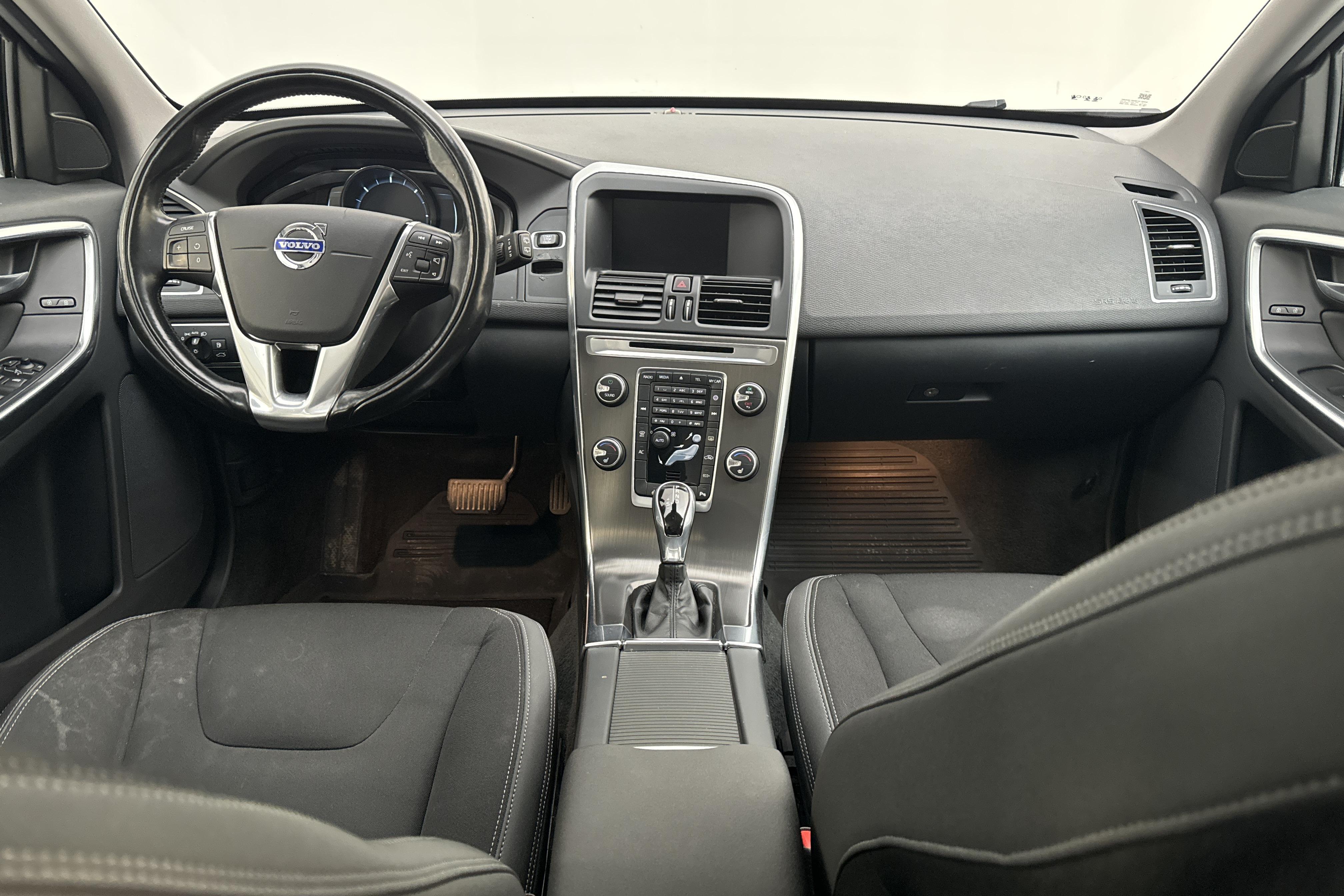 Volvo XC60 D4 2WD (181hk) - 220 350 km - Automatyczna - szary - 2014