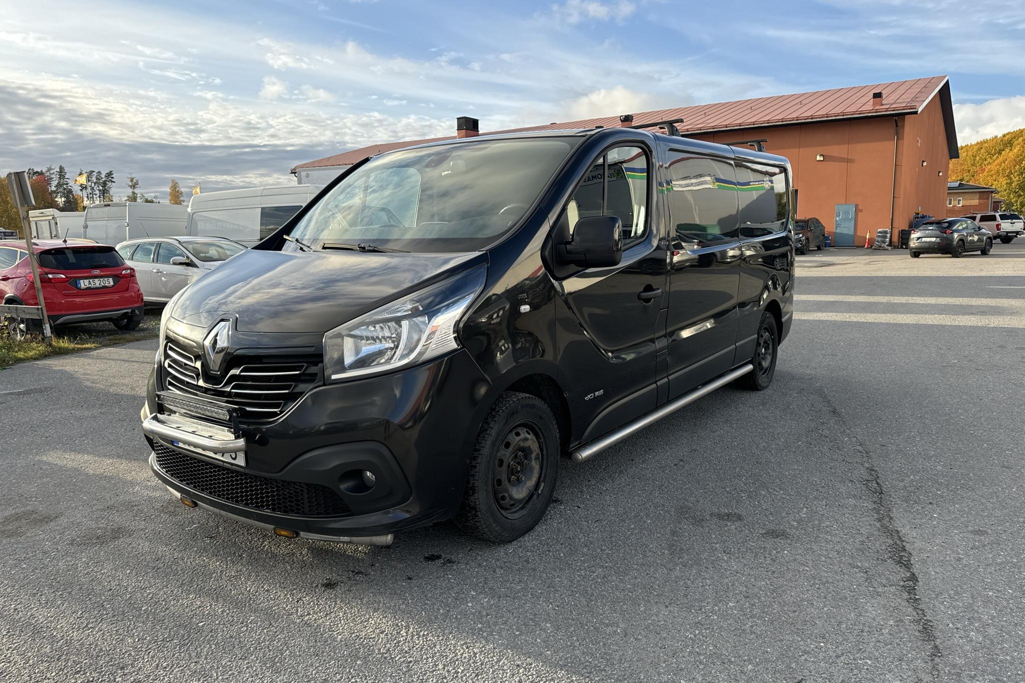 Renault Trafic 1.6 dCi (145hk) - 14 857 mil - Manuell - svart - 2017