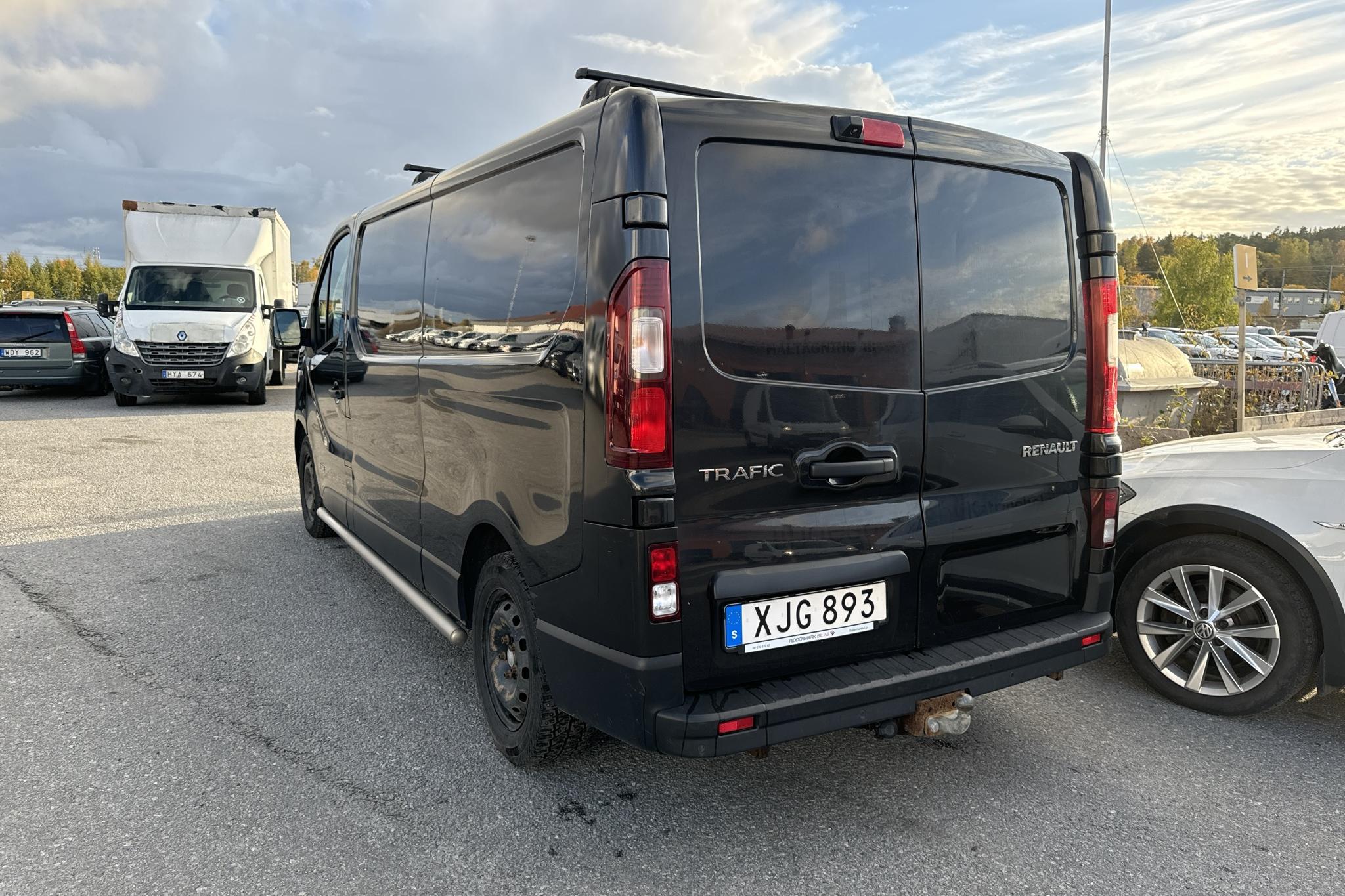 Renault Trafic 1.6 dCi (145hk) - 148 570 km - Käsitsi - must - 2017