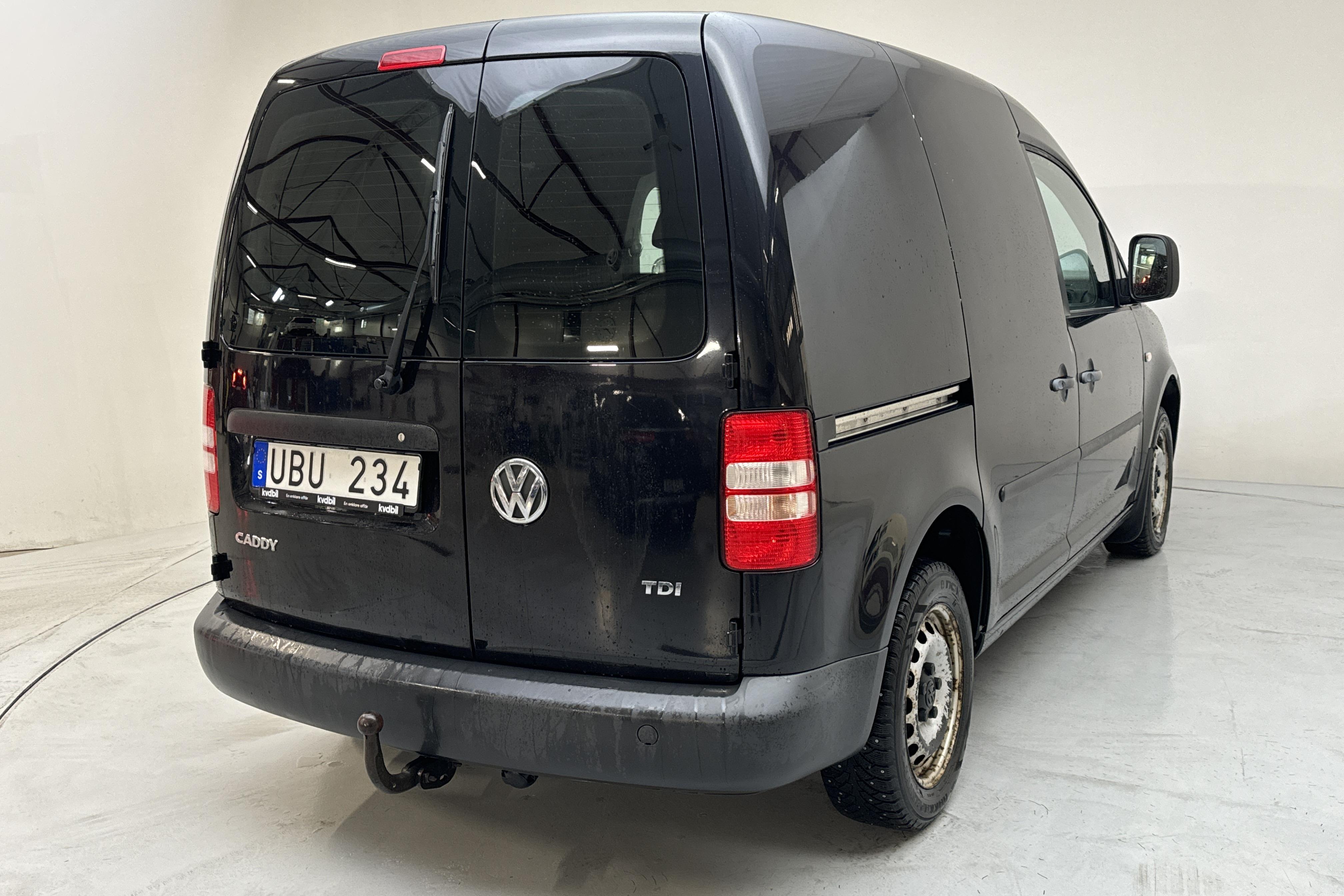 VW Caddy 1.6 TDI Skåp (75hk) - 61 450 km - Manuaalinen - musta - 2011