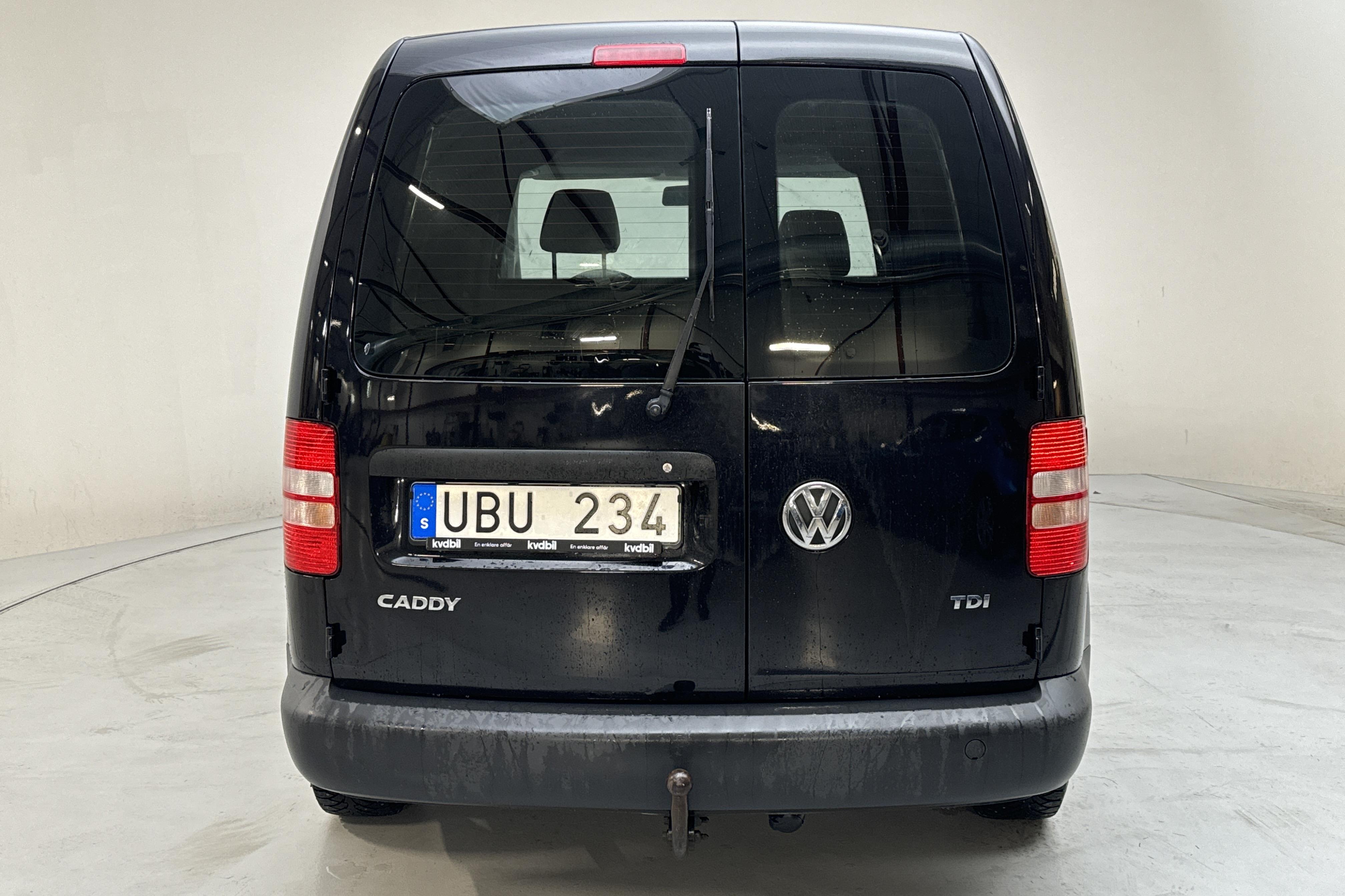 VW Caddy 1.6 TDI Skåp (75hk) - 61 450 km - Manuaalinen - musta - 2011