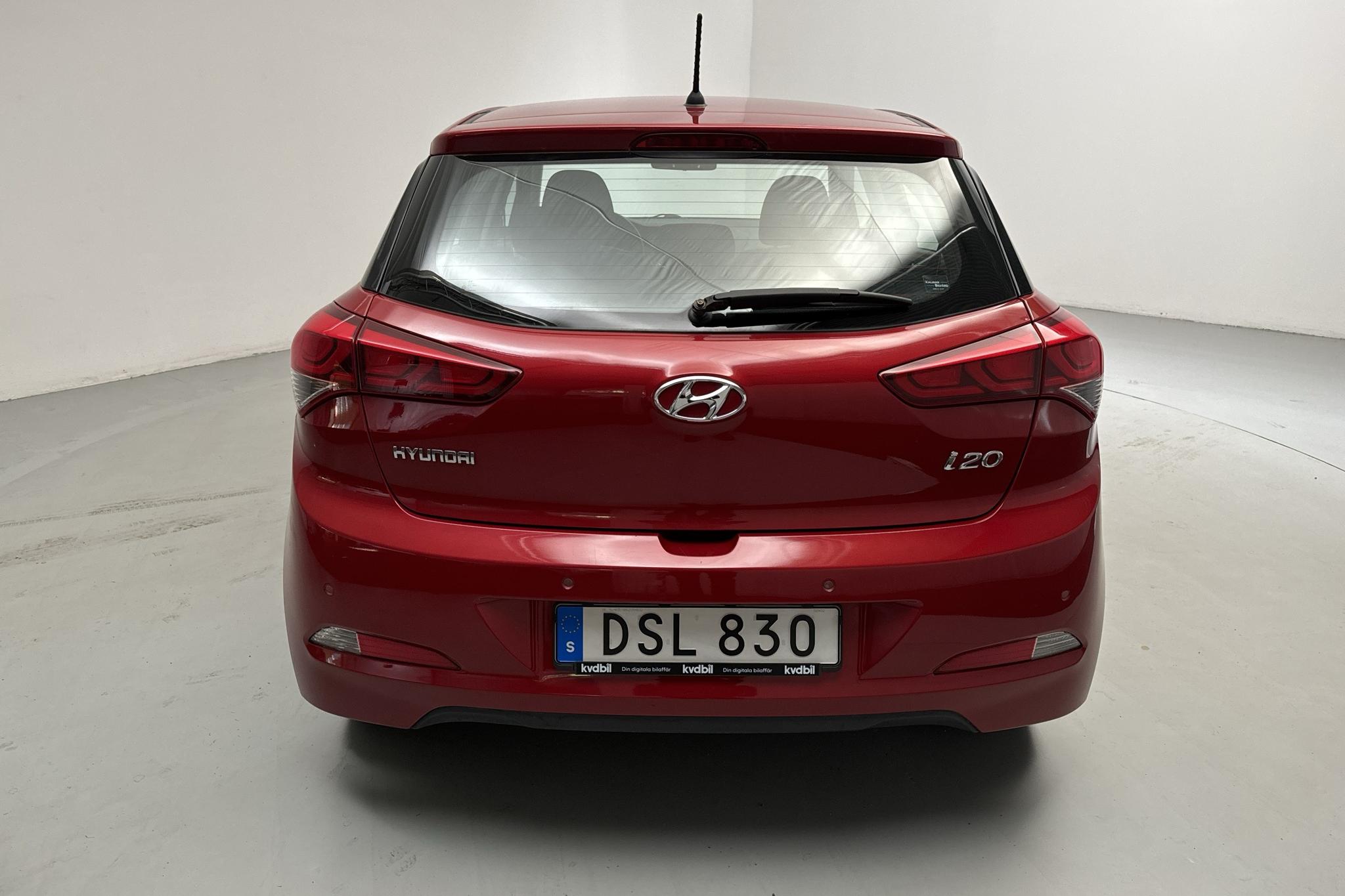 Hyundai i20 1.2 (84hk) - 13 245 mil - Manuell - röd - 2016