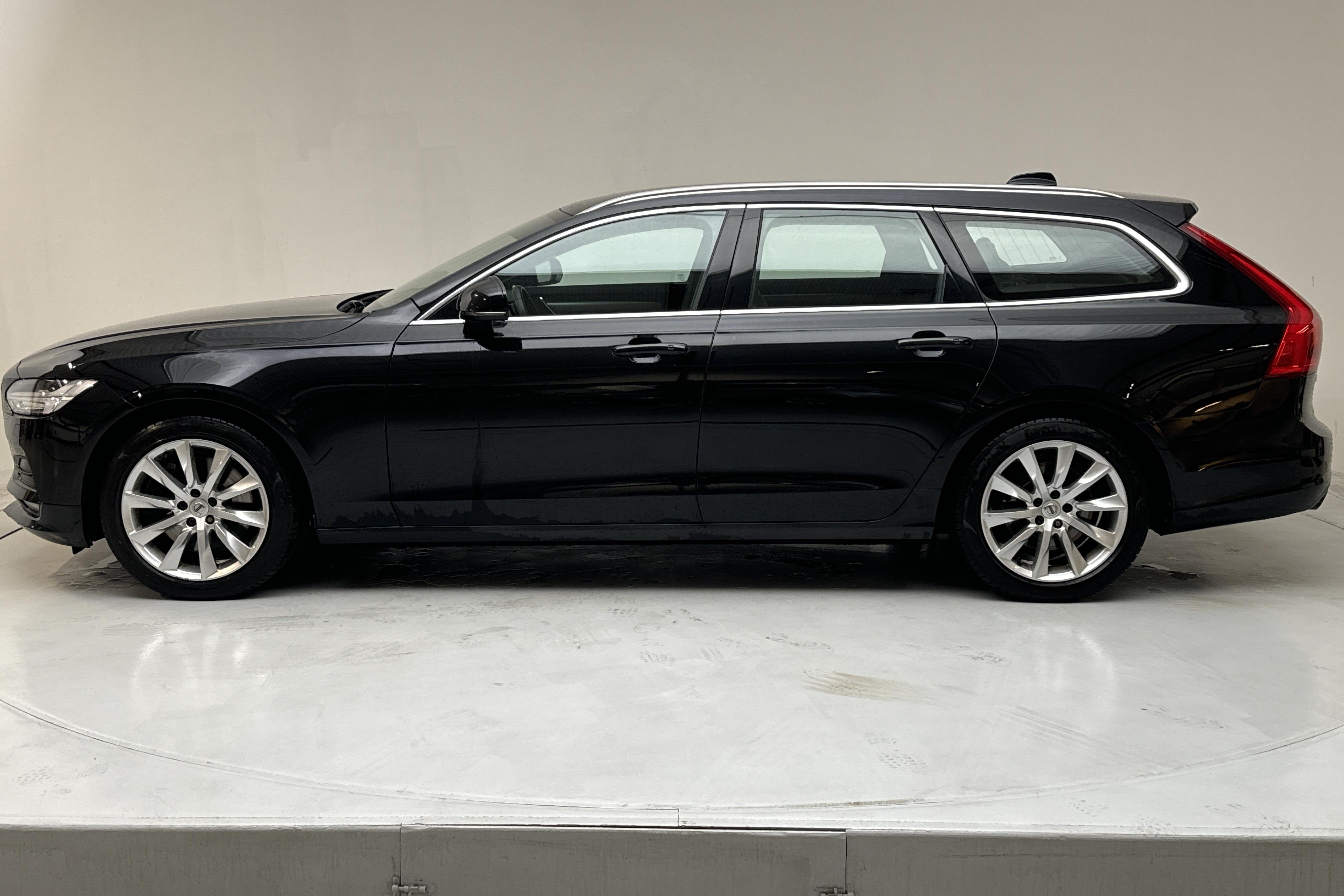 Volvo V90 T5 (254hk) - 79 740 km - Automatyczna - czarny - 2018