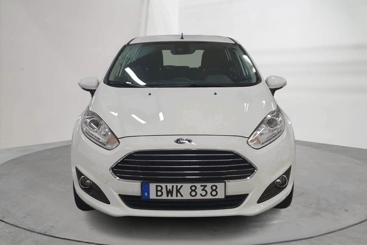 Ford Fiesta 1.0T EcoBoost 5dr (100hk) - 55 450 km - Automatyczna - biały - 2014