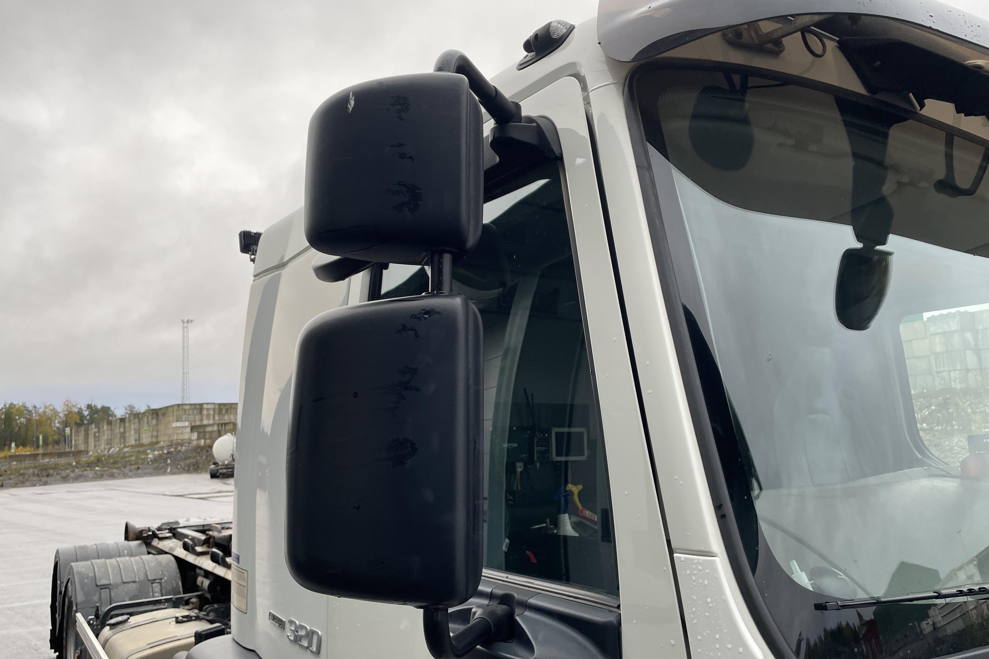 VOLVO FE320 - 121 905 km - Automatic - white - 2016