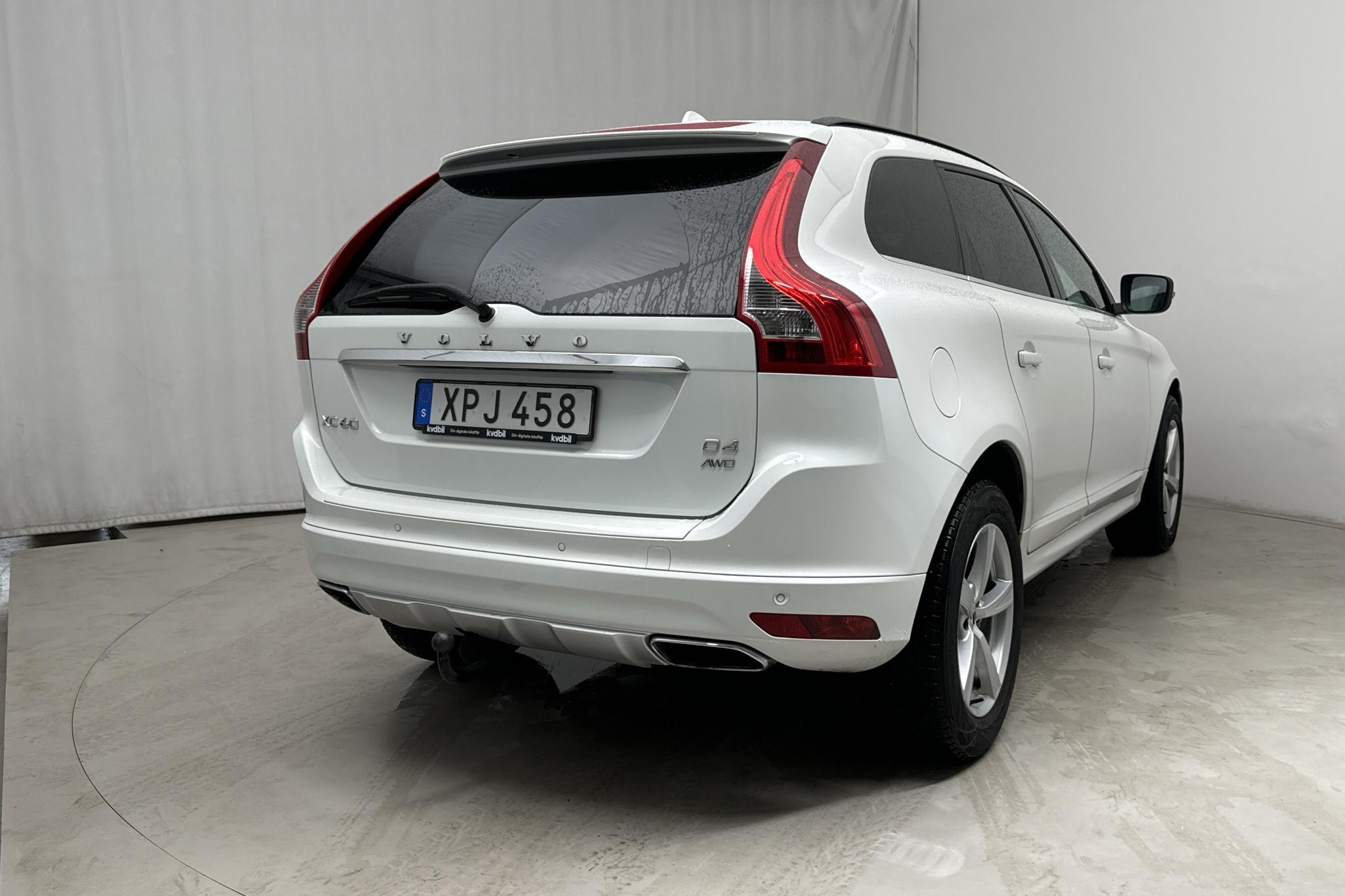 Volvo XC60 D4 AWD (181hk) - 118 960 km - Automaattinen - valkoinen - 2015