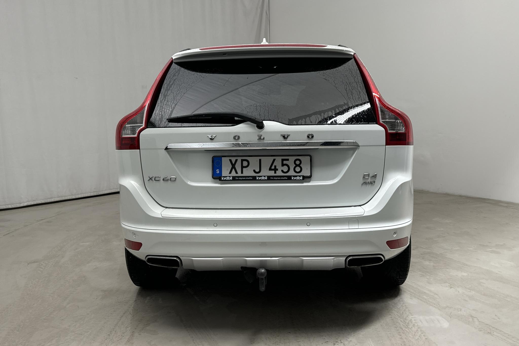 Volvo XC60 D4 AWD (181hk) - 118 960 km - Automatyczna - biały - 2015