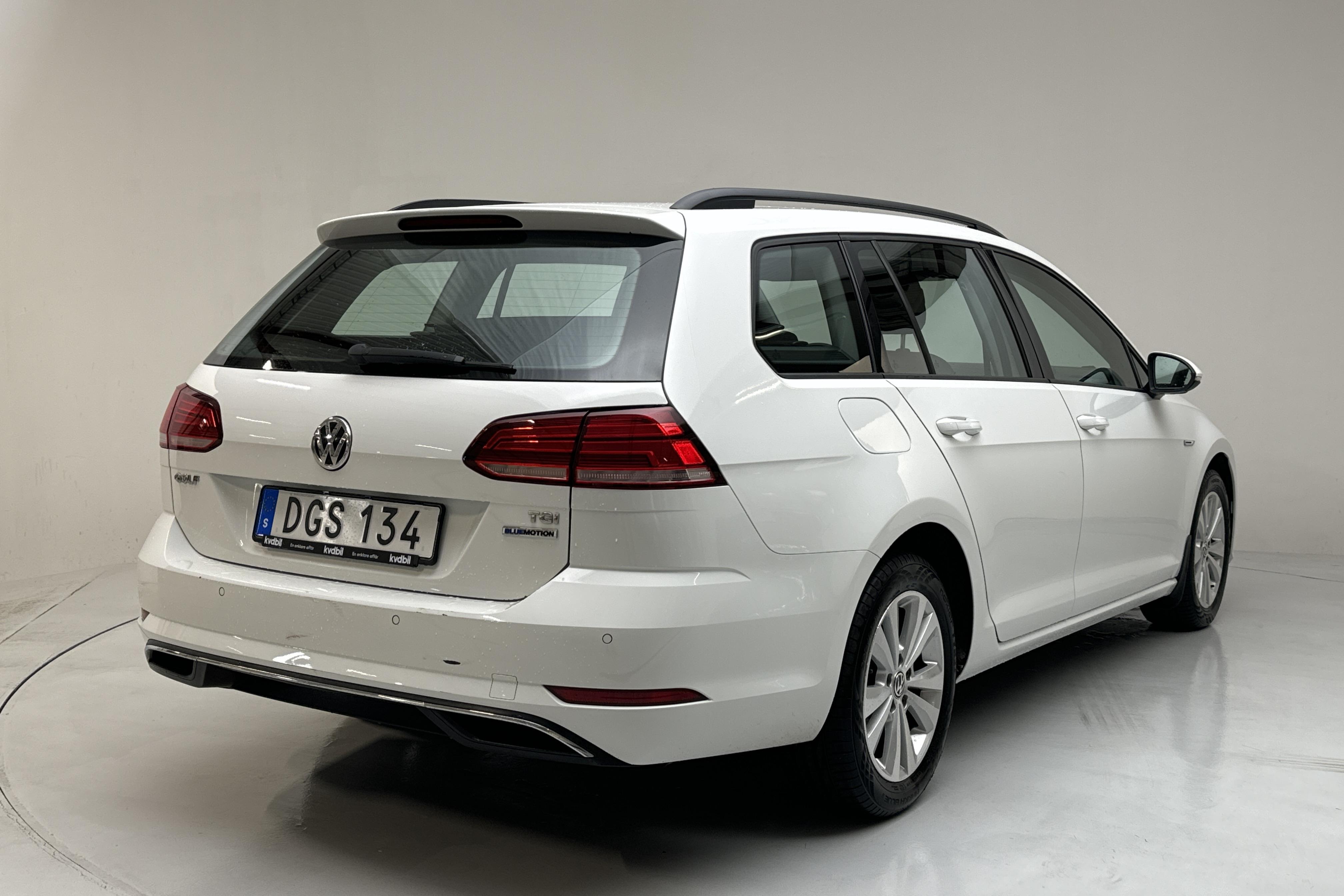 VW Golf VII 1.4 TGI BlueMotion Sportscombi (110hk) - 106 790 km - Käsitsi - valge - 2018