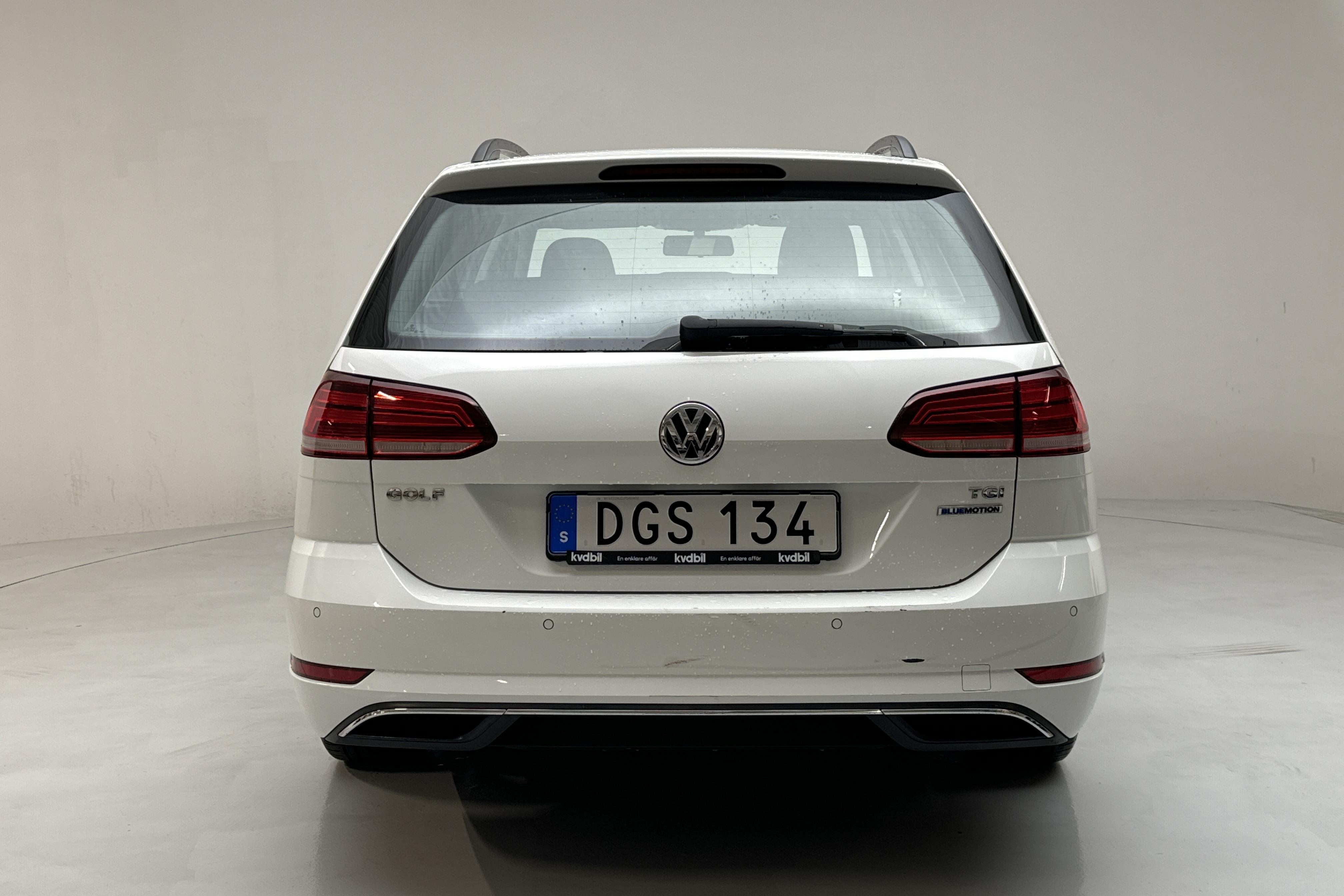 VW Golf VII 1.4 TGI BlueMotion Sportscombi (110hk) - 106 790 km - Manualna - biały - 2018