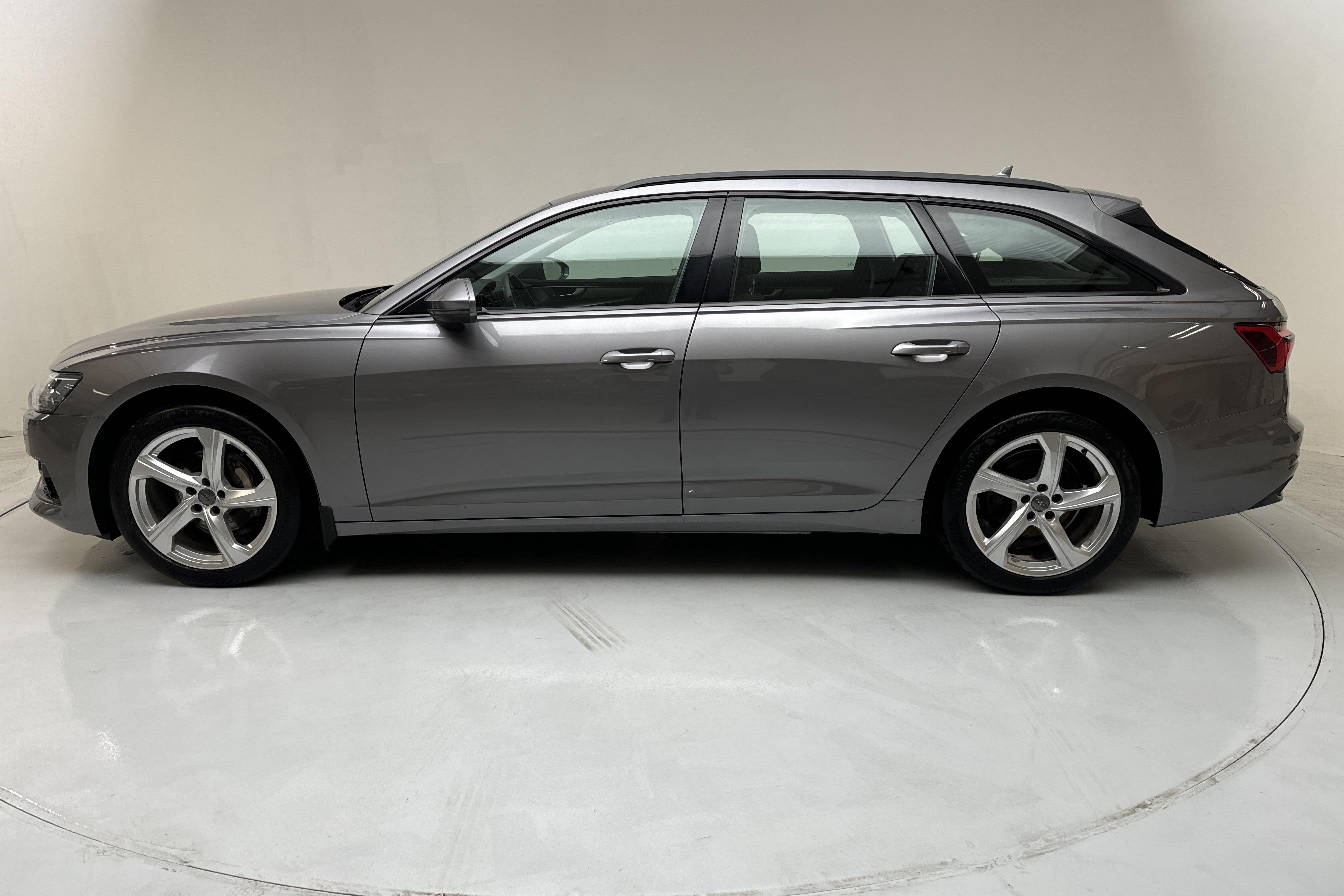 Audi A6 Avant 40 TDI quattro (204hk) - 80 780 km - Automatyczna - szary - 2019