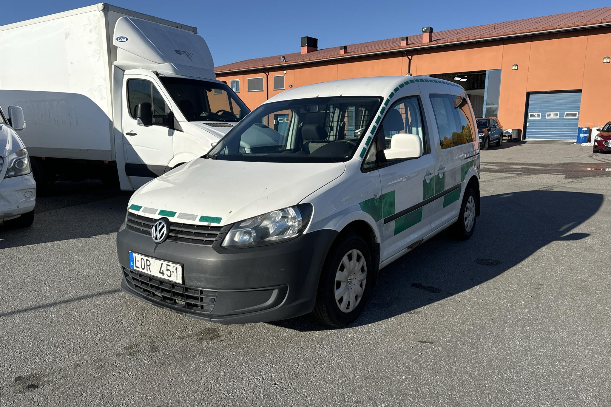 VW Caddy 1.6 TDI (75hk) - 197 620 km - Käsitsi - valge - 2013