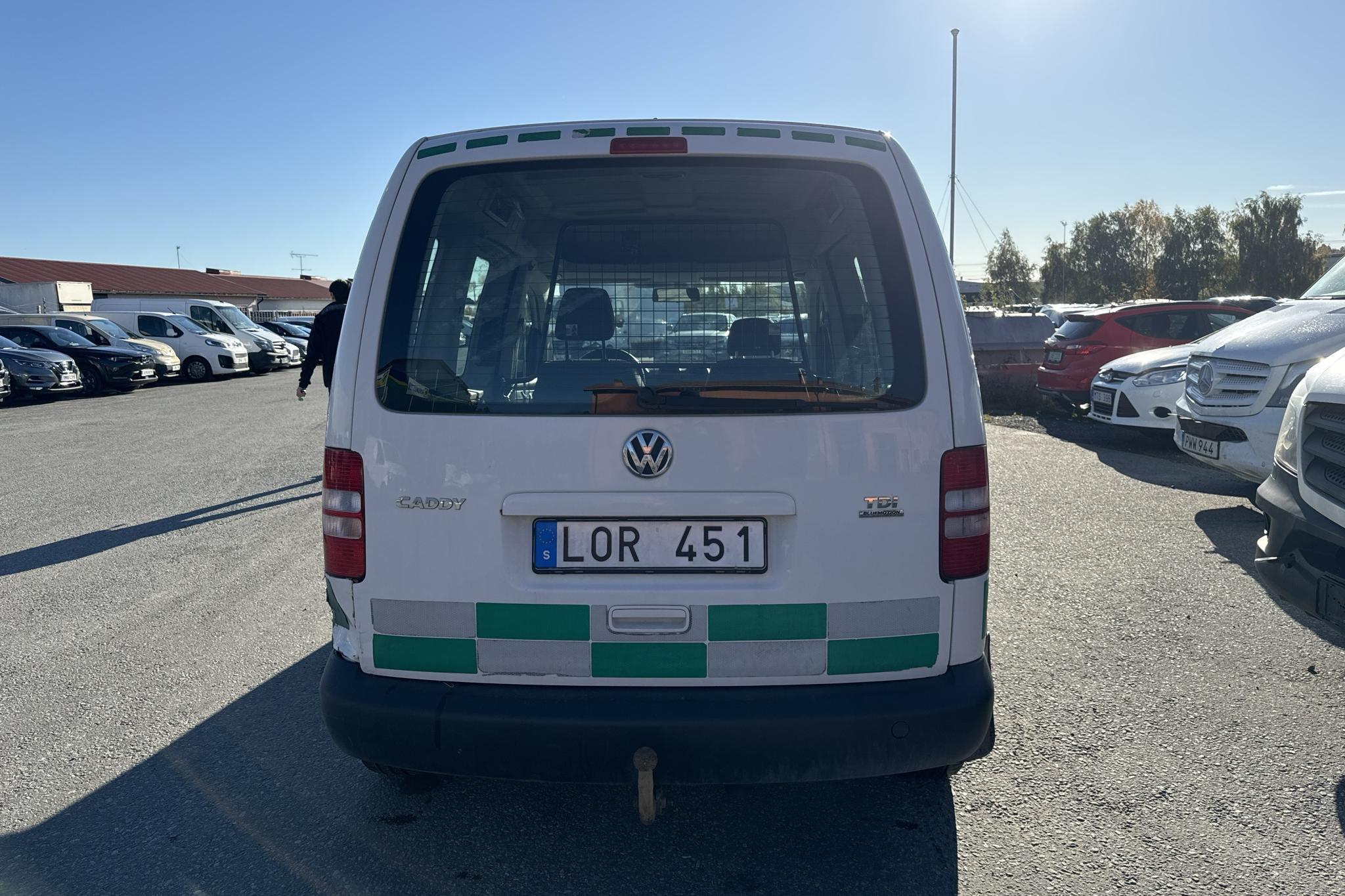 VW Caddy 1.6 TDI (75hk) - 197 620 km - Manualna - biały - 2013