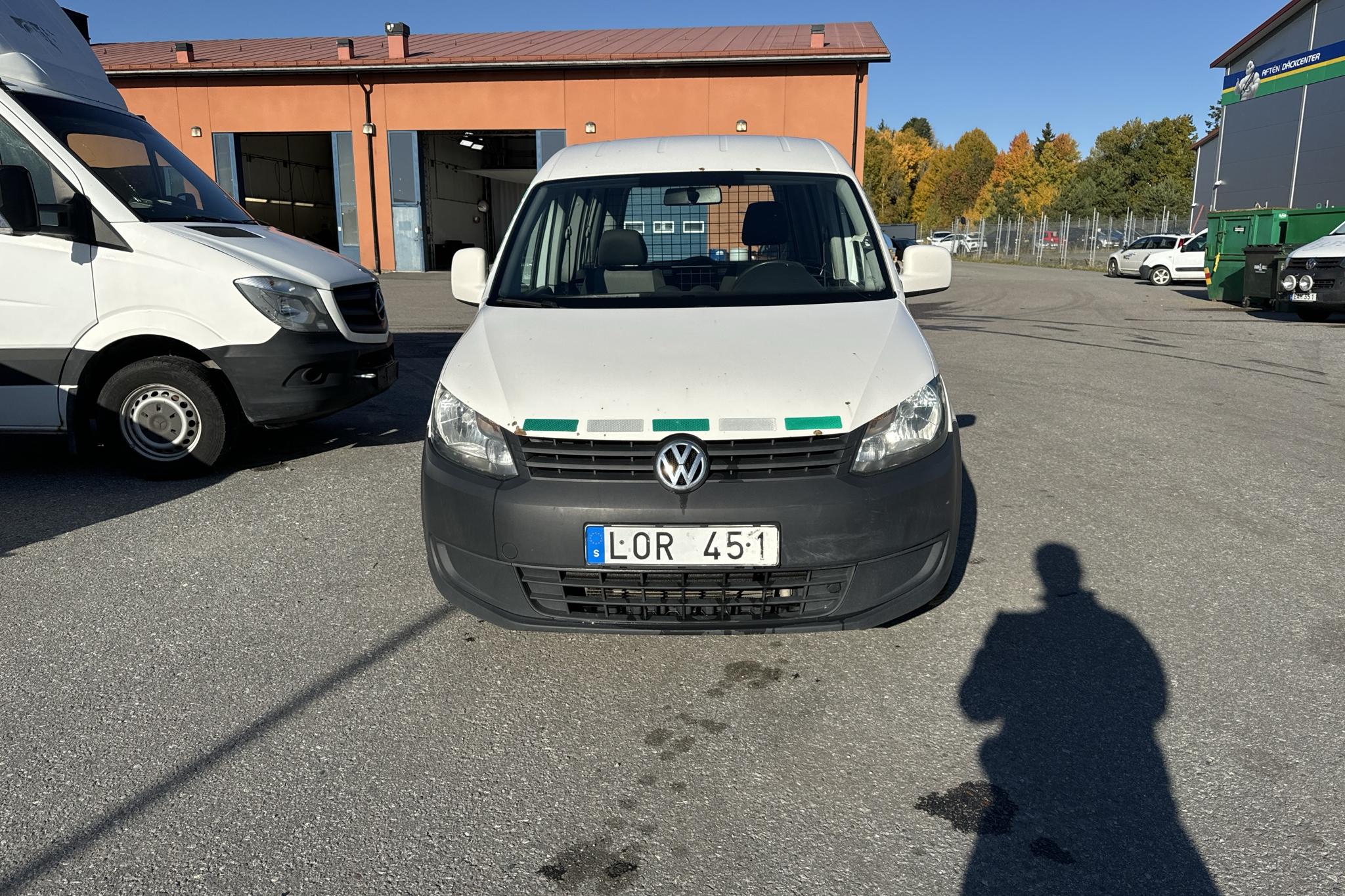 VW Caddy 1.6 TDI (75hk) - 197 620 km - Manuaalinen - valkoinen - 2013