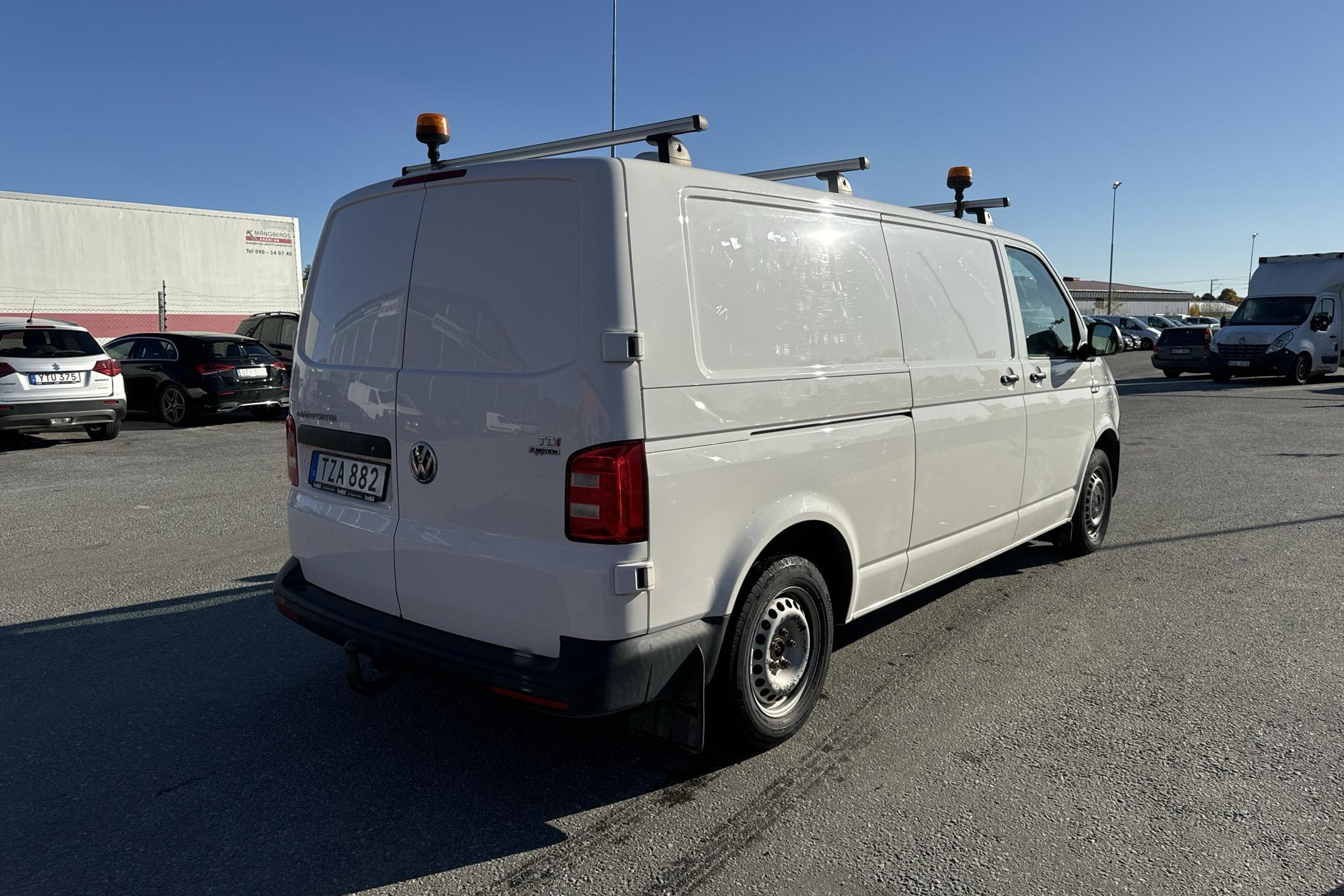 VW Transporter T6 2.0 TDI BMT Skåp 4MOTION (150hk) - 107 690 km - Manualna - biały - 2018