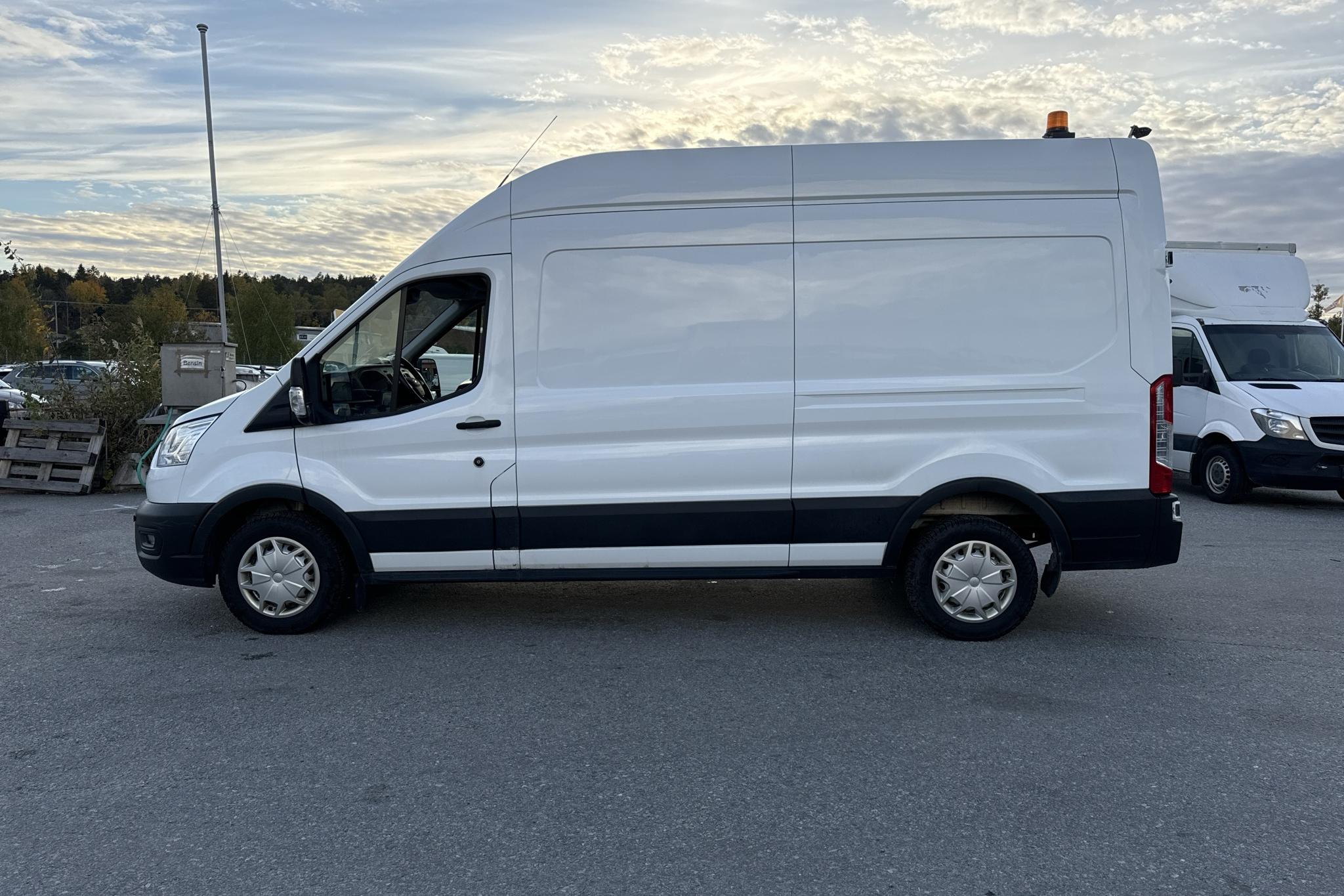 Ford Transit 350 2.0 TDCi AWD Skåp (170hk) - 81 330 km - Manuaalinen - valkoinen - 2022