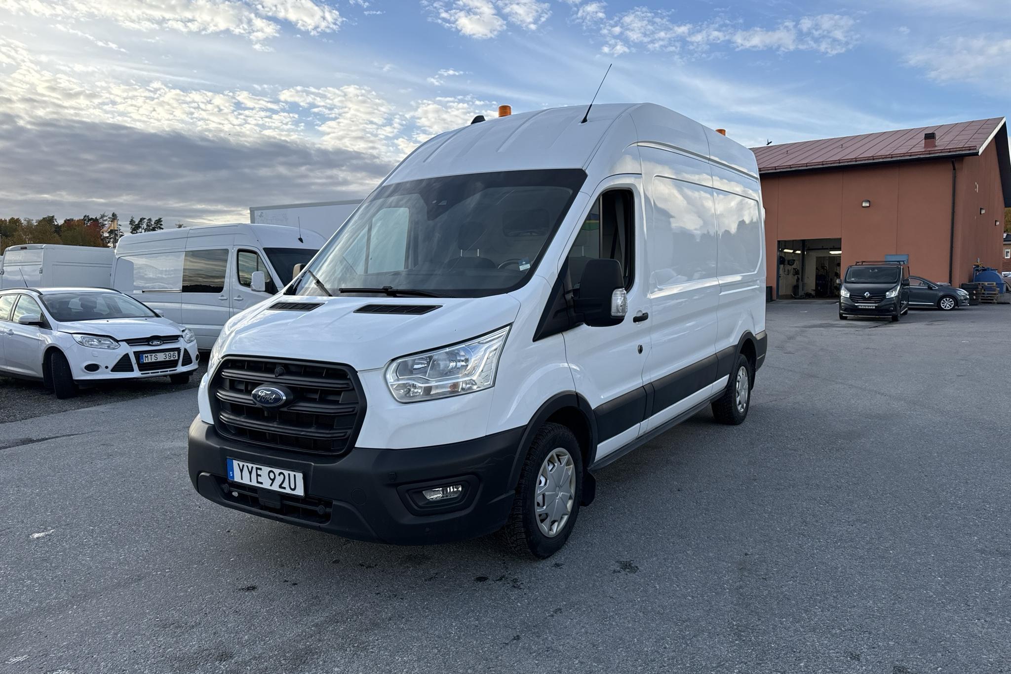 Ford Transit 350 2.0 TDCi AWD Skåp (170hk) - 81 330 km - Käsitsi - valge - 2022