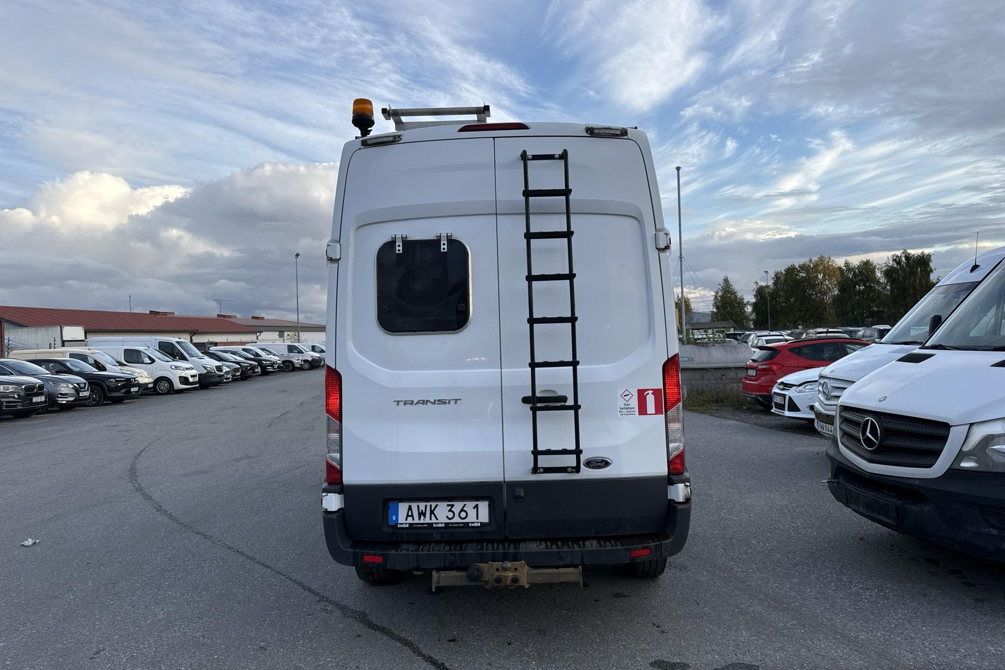 Ford Transit 350 2.0 TDCi AWD Skåp (130hk) - 88 580 km - Manual - white - 2018