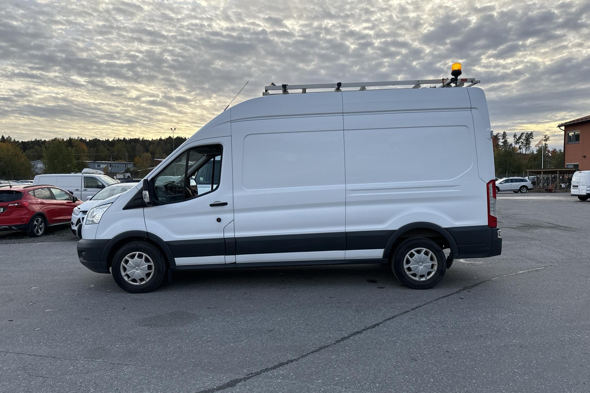 Ford Transit 350 2.0 TDCi AWD Skåp (130hk) - 88 580 km - Manual - white - 2018