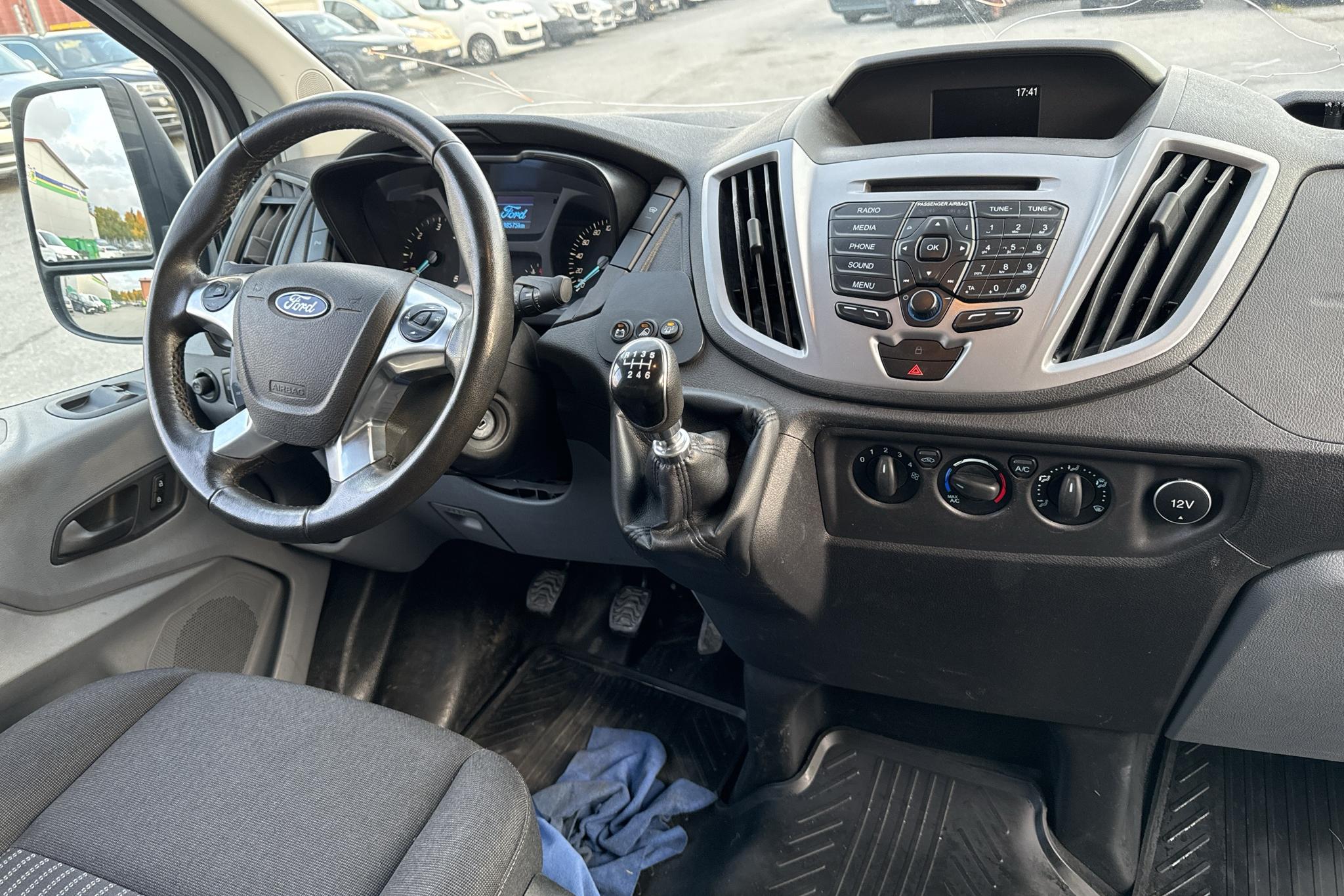 Ford Transit 350 2.0 TDCi AWD Skåp (130hk) - 88 580 km - Manualna - biały - 2018