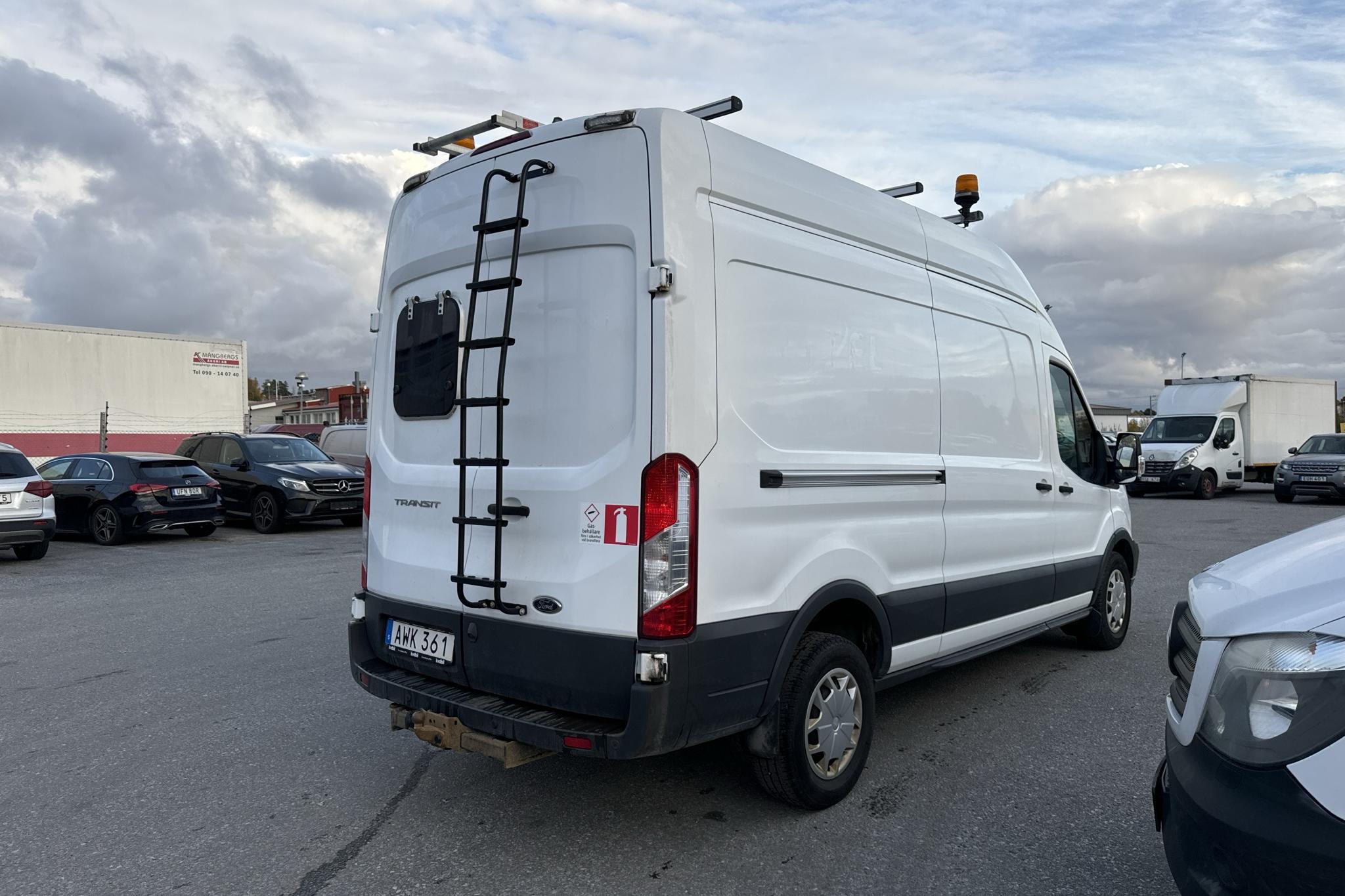 Ford Transit 350 2.0 TDCi AWD Skåp (130hk) - 88 580 km - Manual - white - 2018