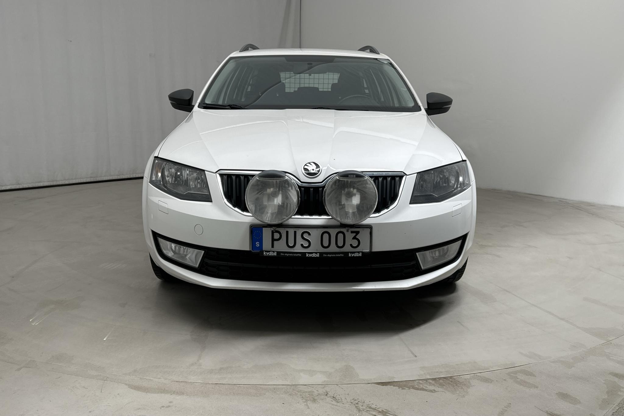 Skoda Octavia III 1.6 TDI Combi 4X4 (110hk) - 220 290 km - Manuaalinen - valkoinen - 2016