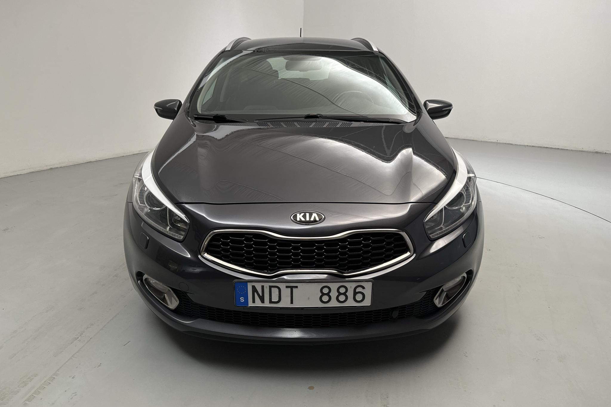 KIA Cee'd 1.6 SW (135hk) - 185 720 km - Manualna - szary - 2013