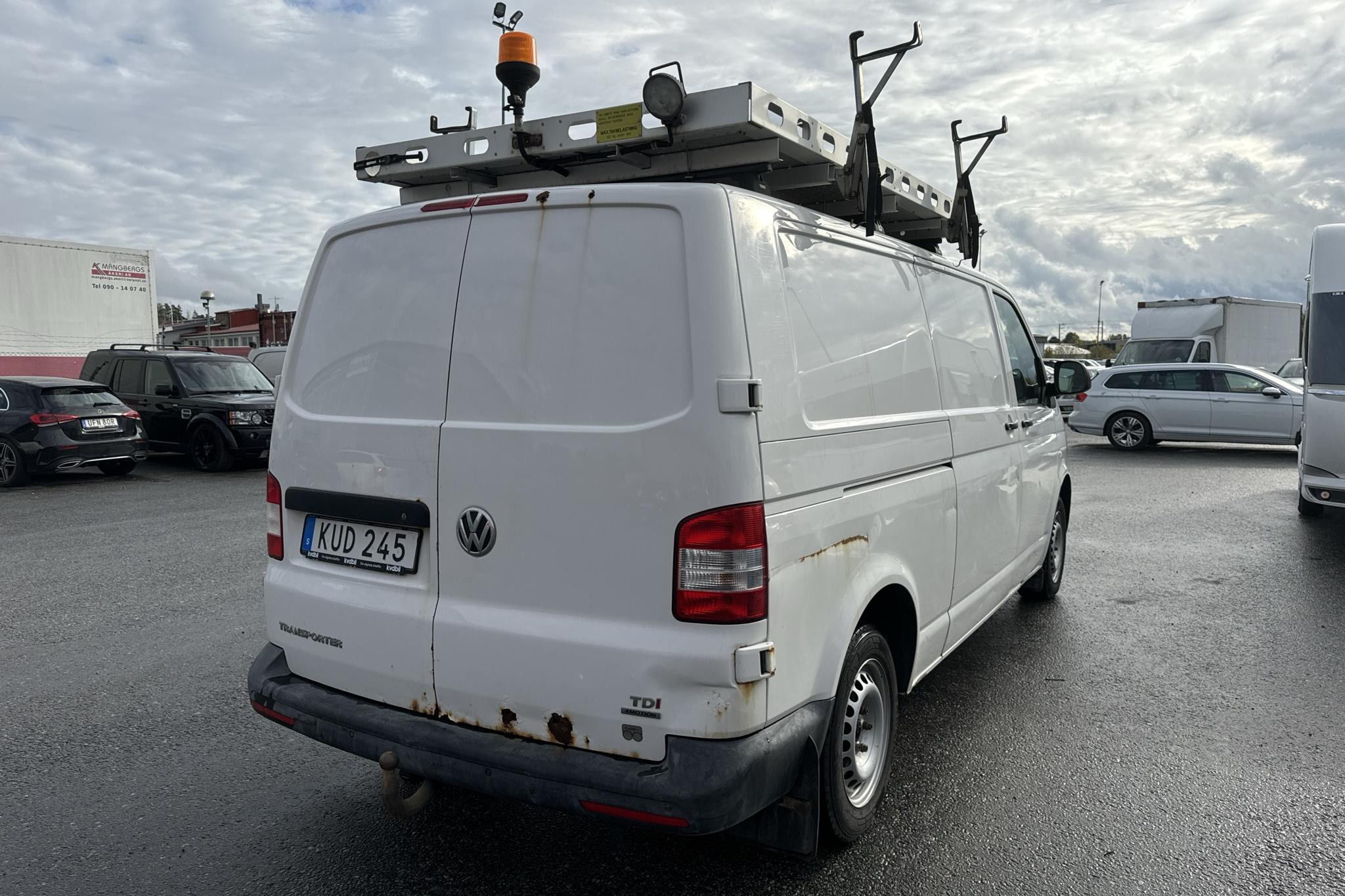 VW Transporter T5 2.0 TDI 4MOTION (140hk) - 169 960 km - Käsitsi - valge - 2015