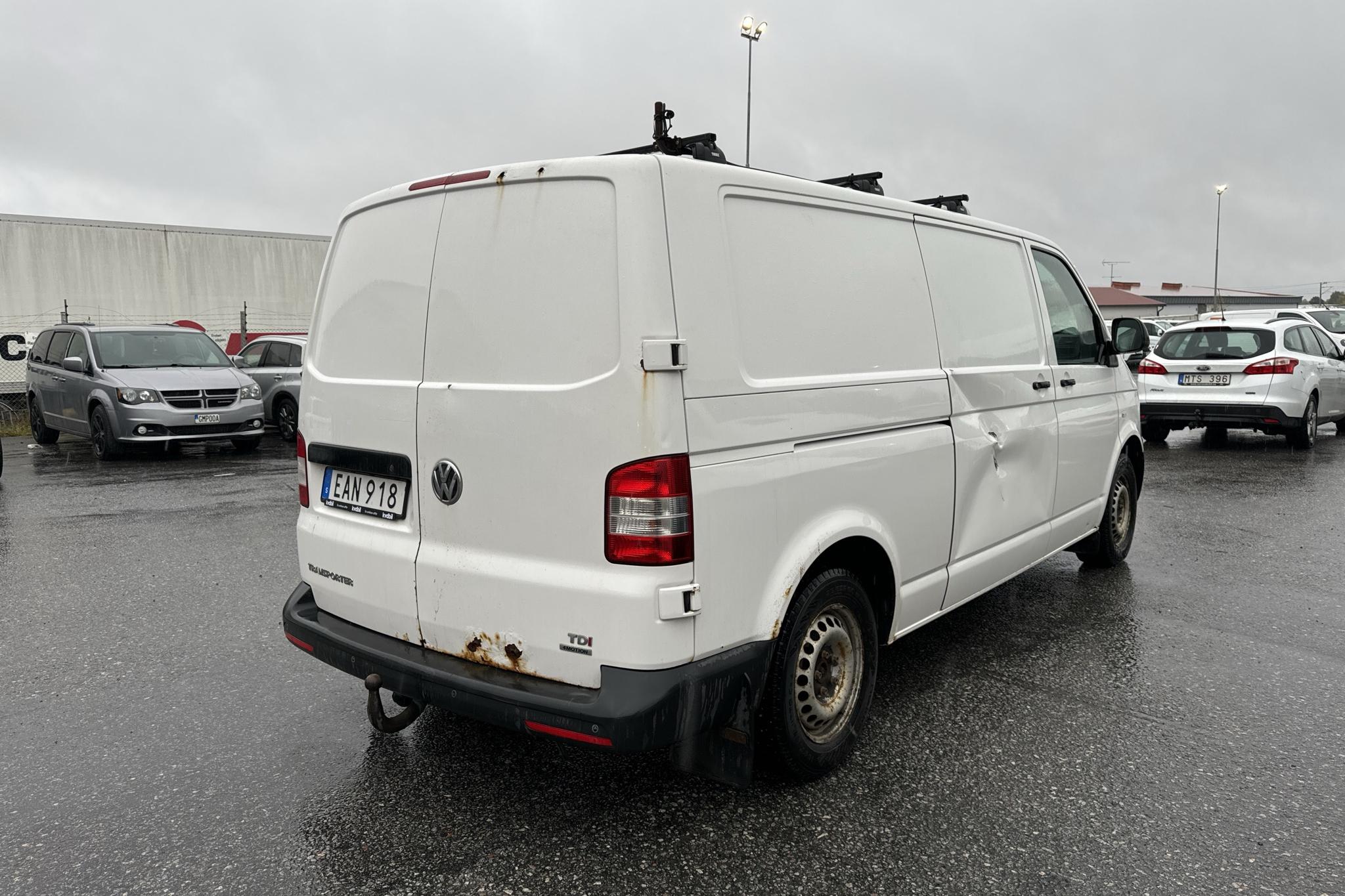 VW Transporter T5 2.0 TDI 4MOTION (140hk) - 187 490 km - Manuaalinen - valkoinen - 2015