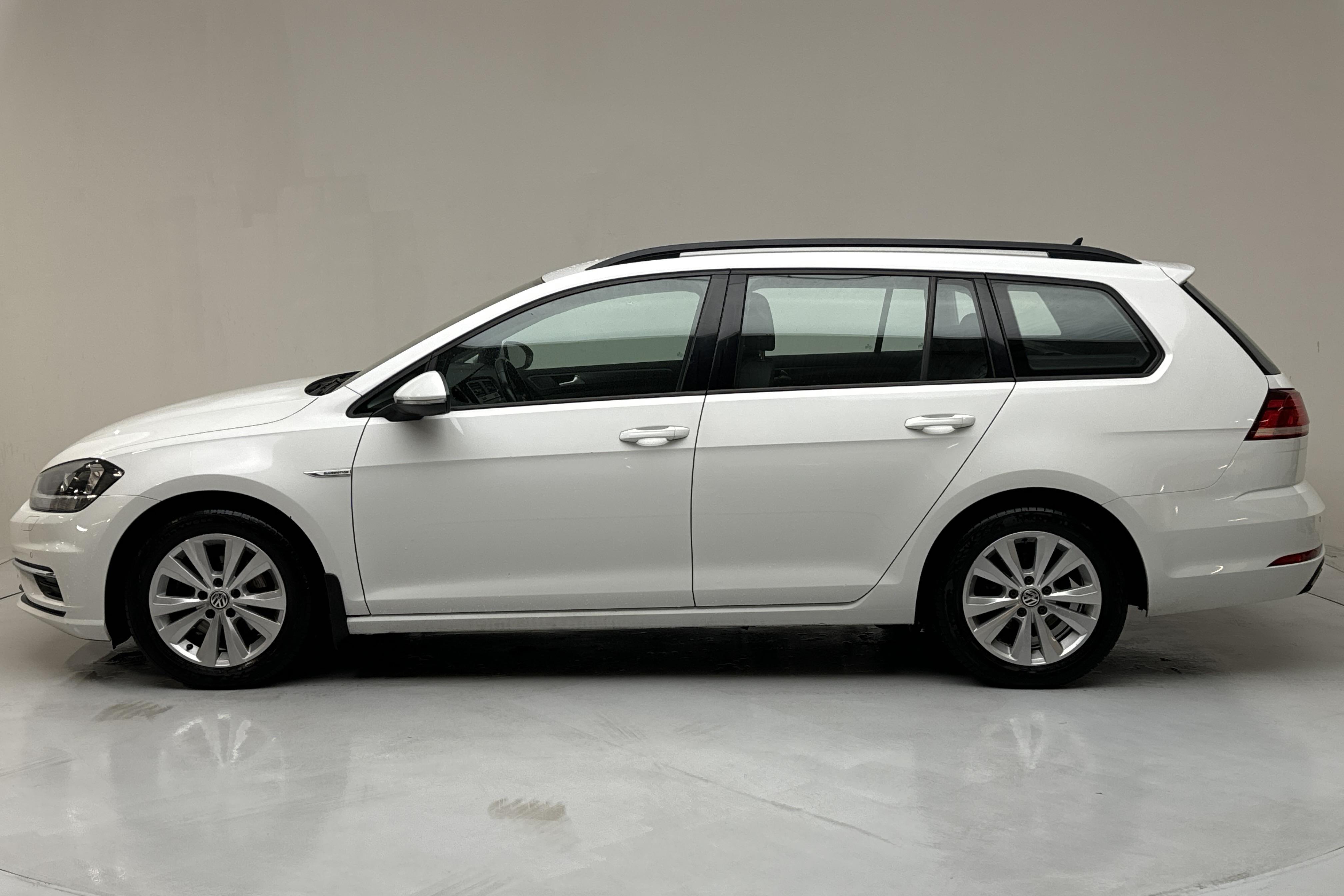 VW Golf VII 1.5 TGI Sportscombi (130hk) - 8 217 mil - Automat - vit - 2020