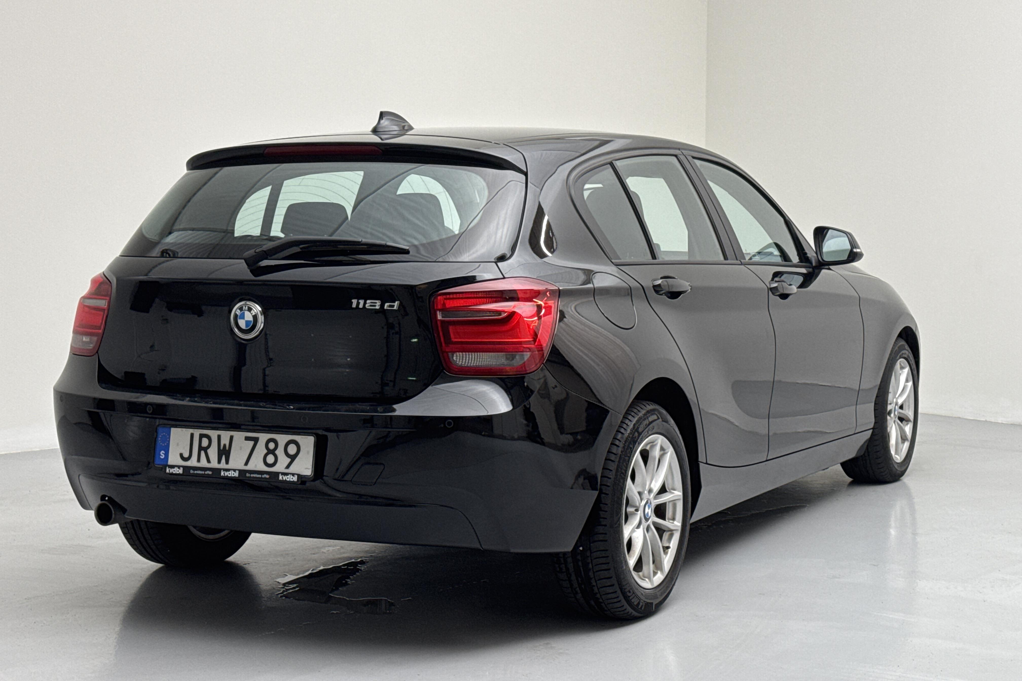 BMW 118d 5dr, F20 (143hk) - 108 720 km - Automatic - black - 2015