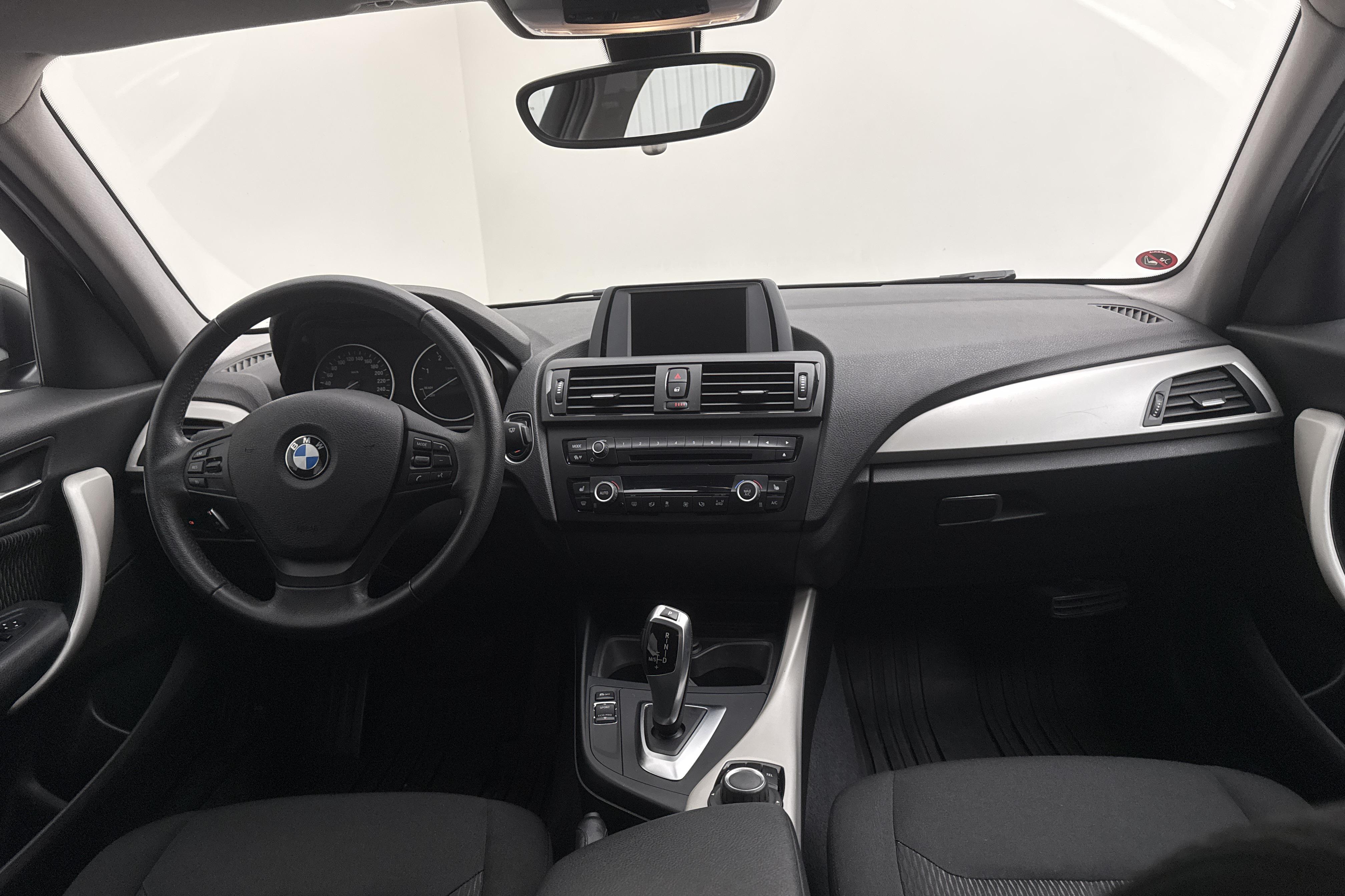 BMW 118d 5dr, F20 (143hk) - 108 720 km - Automaattinen - musta - 2015