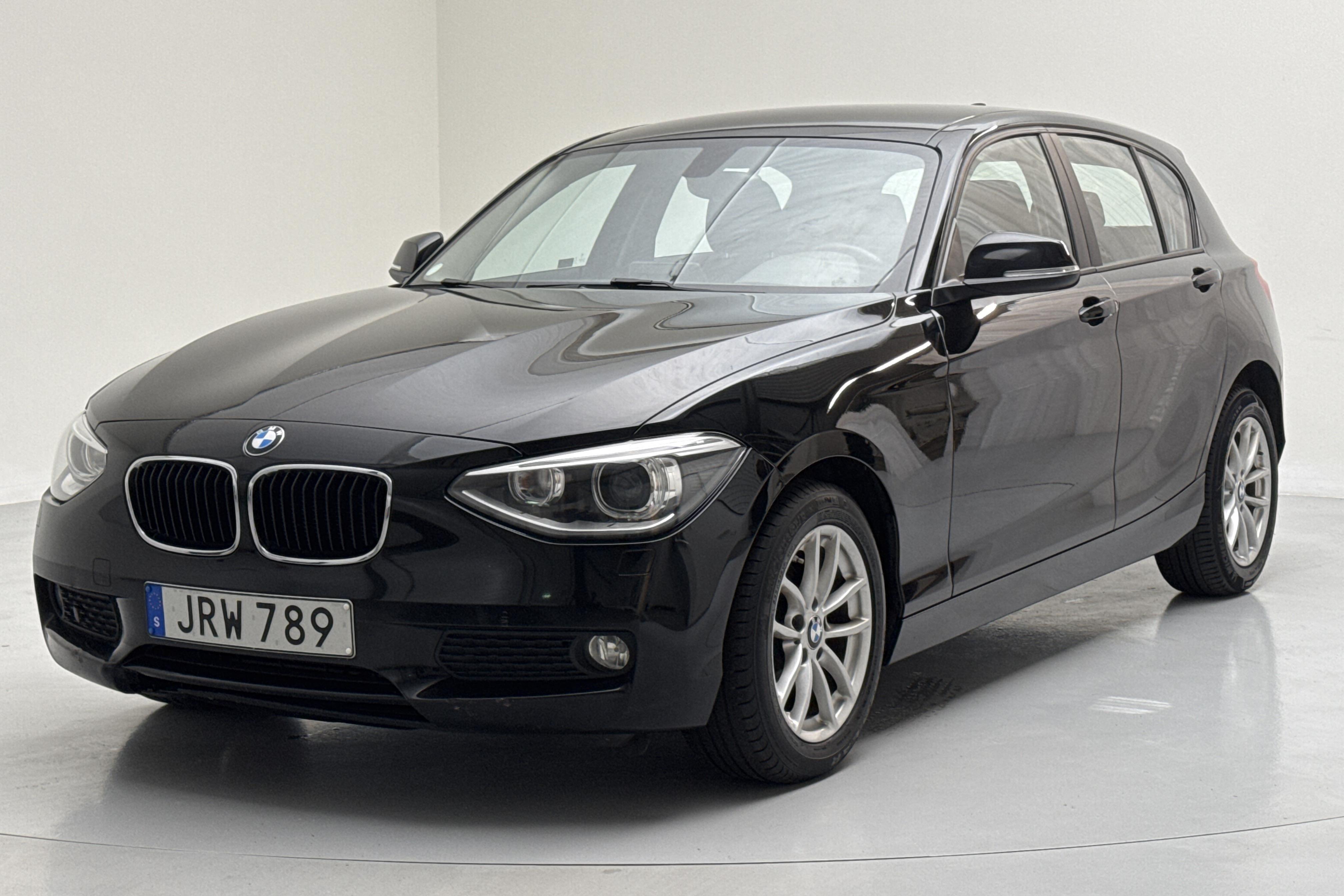 BMW 118d 5dr, F20 (143hk) - 108 720 km - Automatic - black - 2015